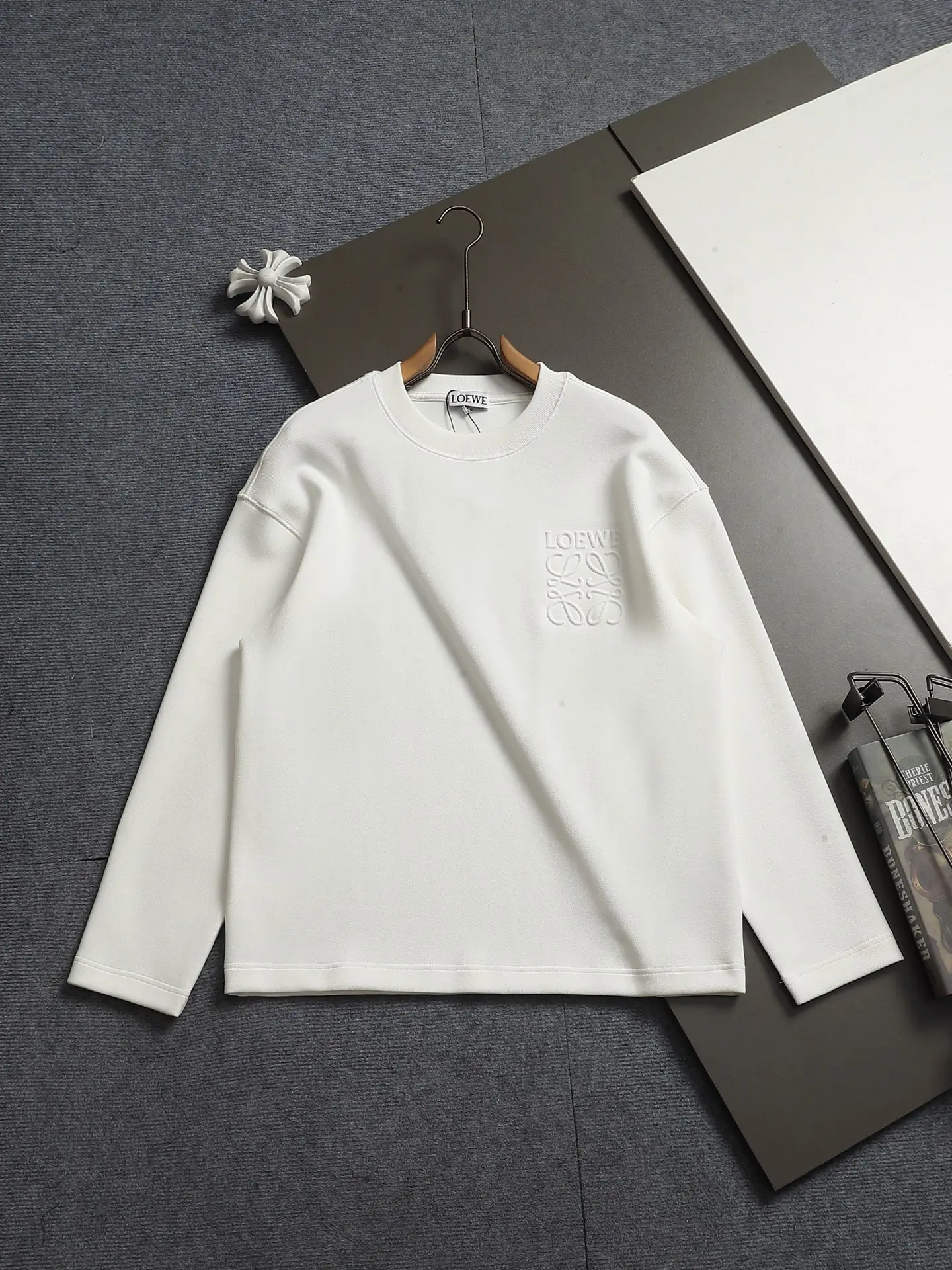 Anagram Embossed Crew-Neck Sweatshirt D17021959