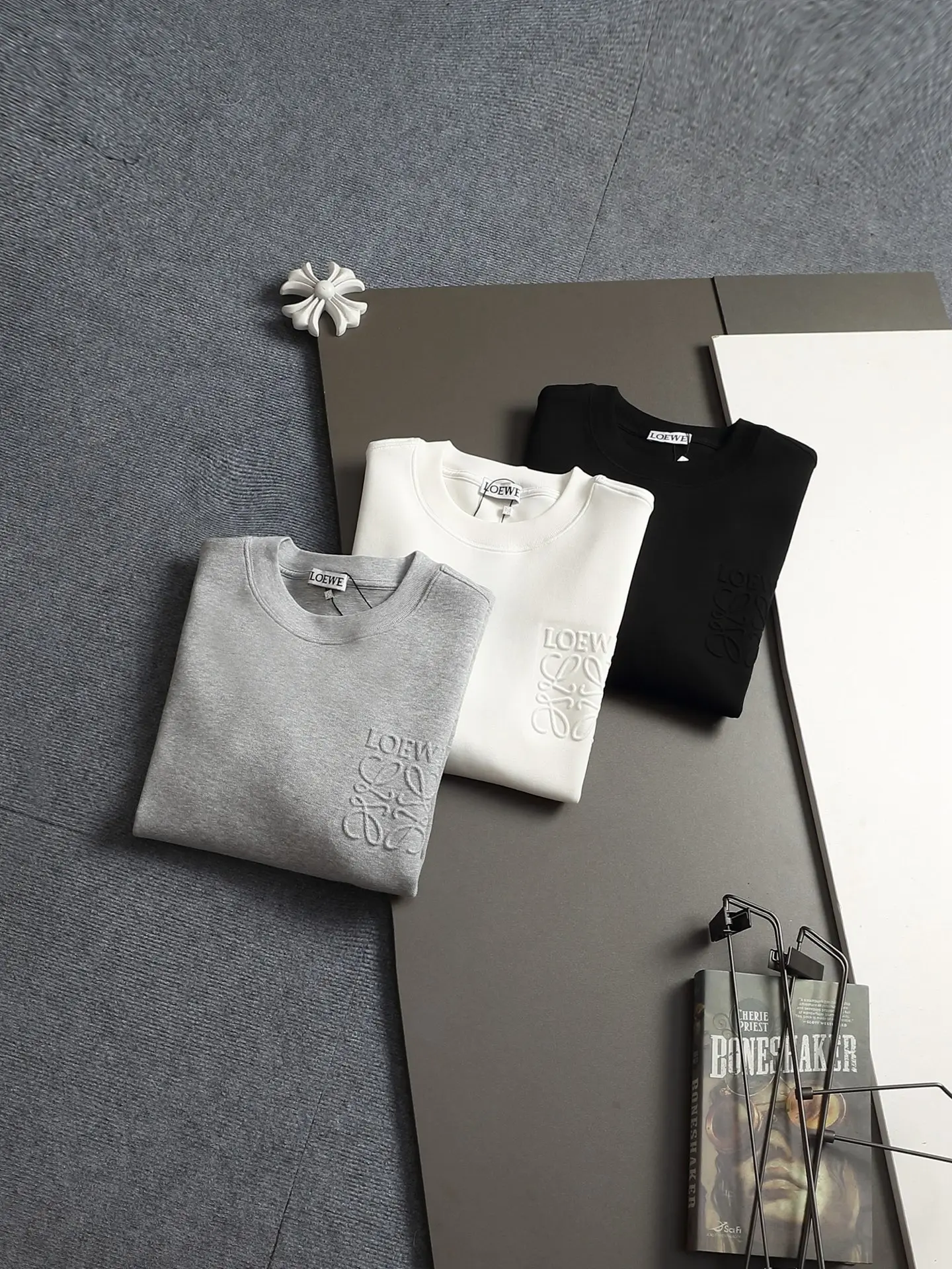 Anagram Embossed Crew-Neck Sweatshirt D17021959 — view 11