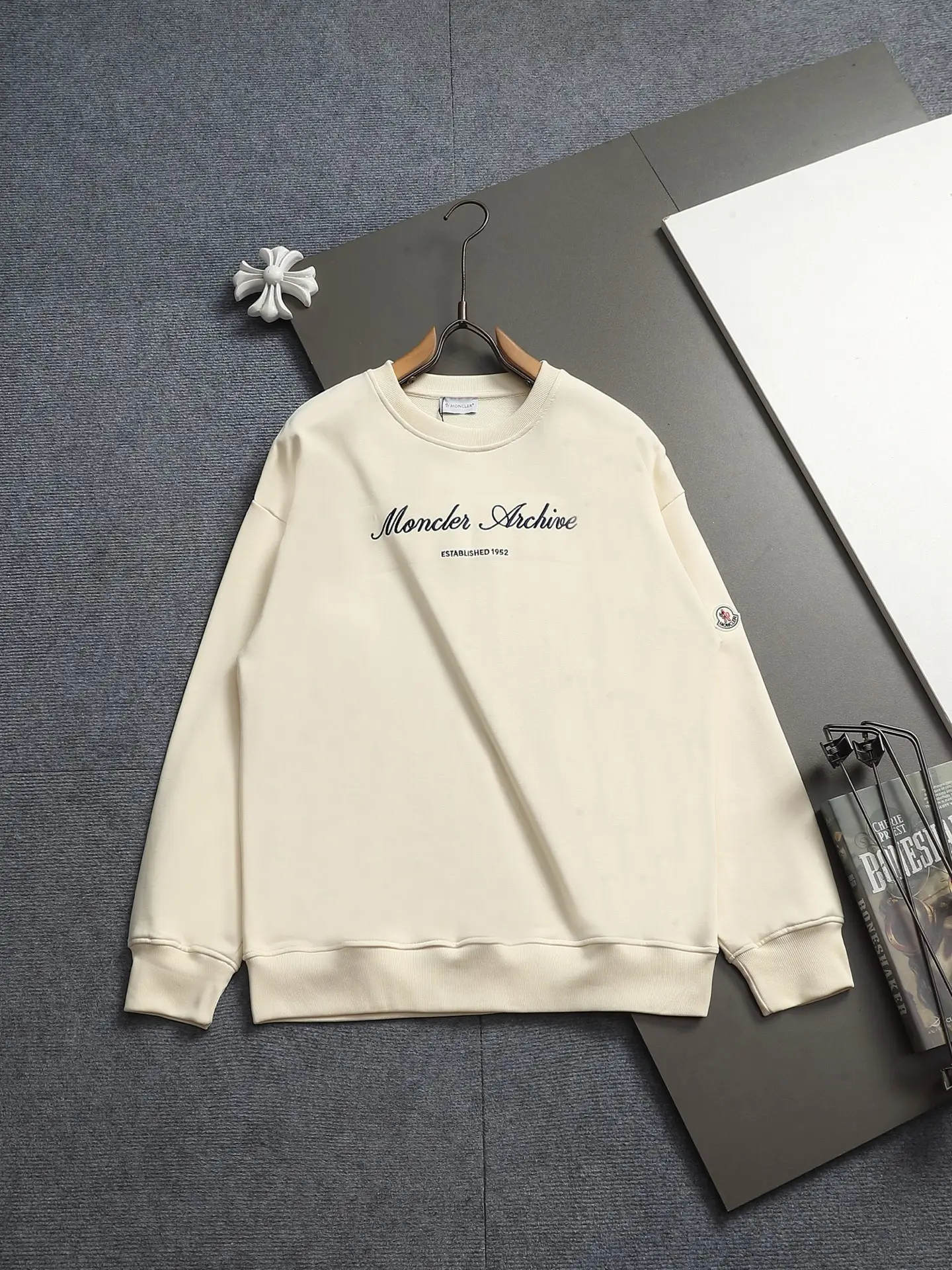 Moncler Archive Logo Crew-Neck Sweatshirt D17021948