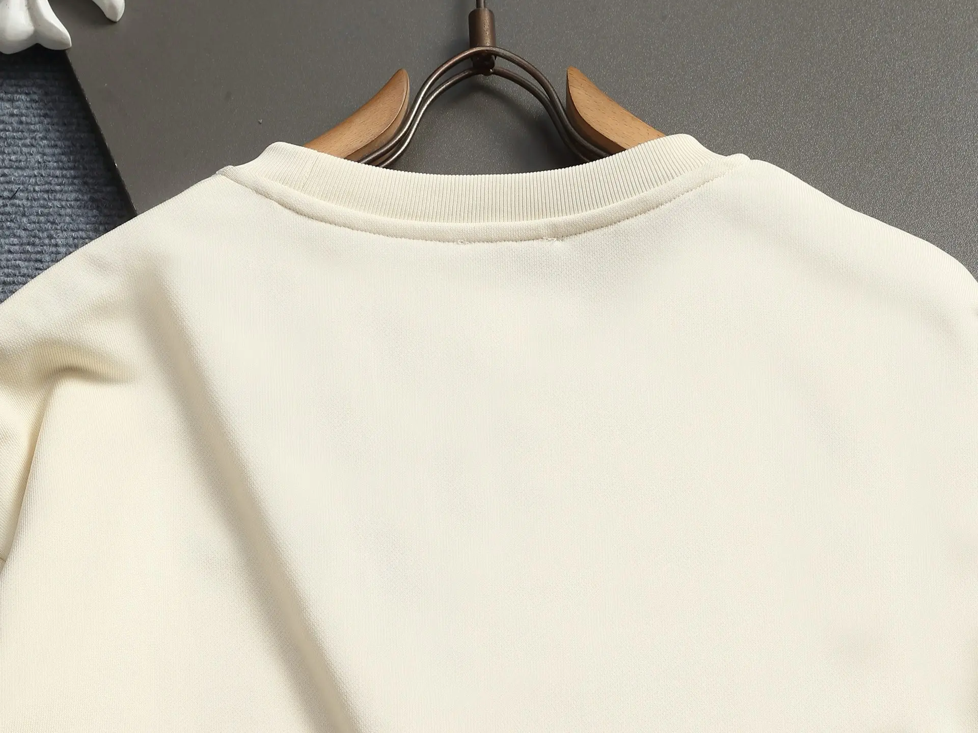 Moncler Archive Logo Crew-Neck Sweatshirt D17021948 — view 10