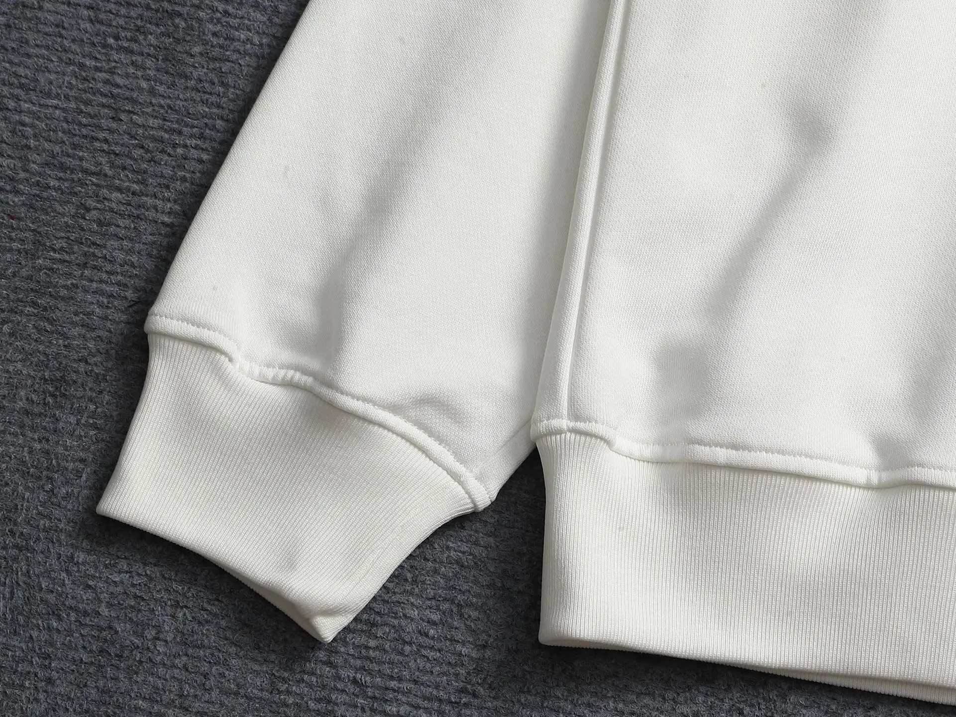 Trompe L'oeil Bow Print Sweatshirt D17021945 — view 3