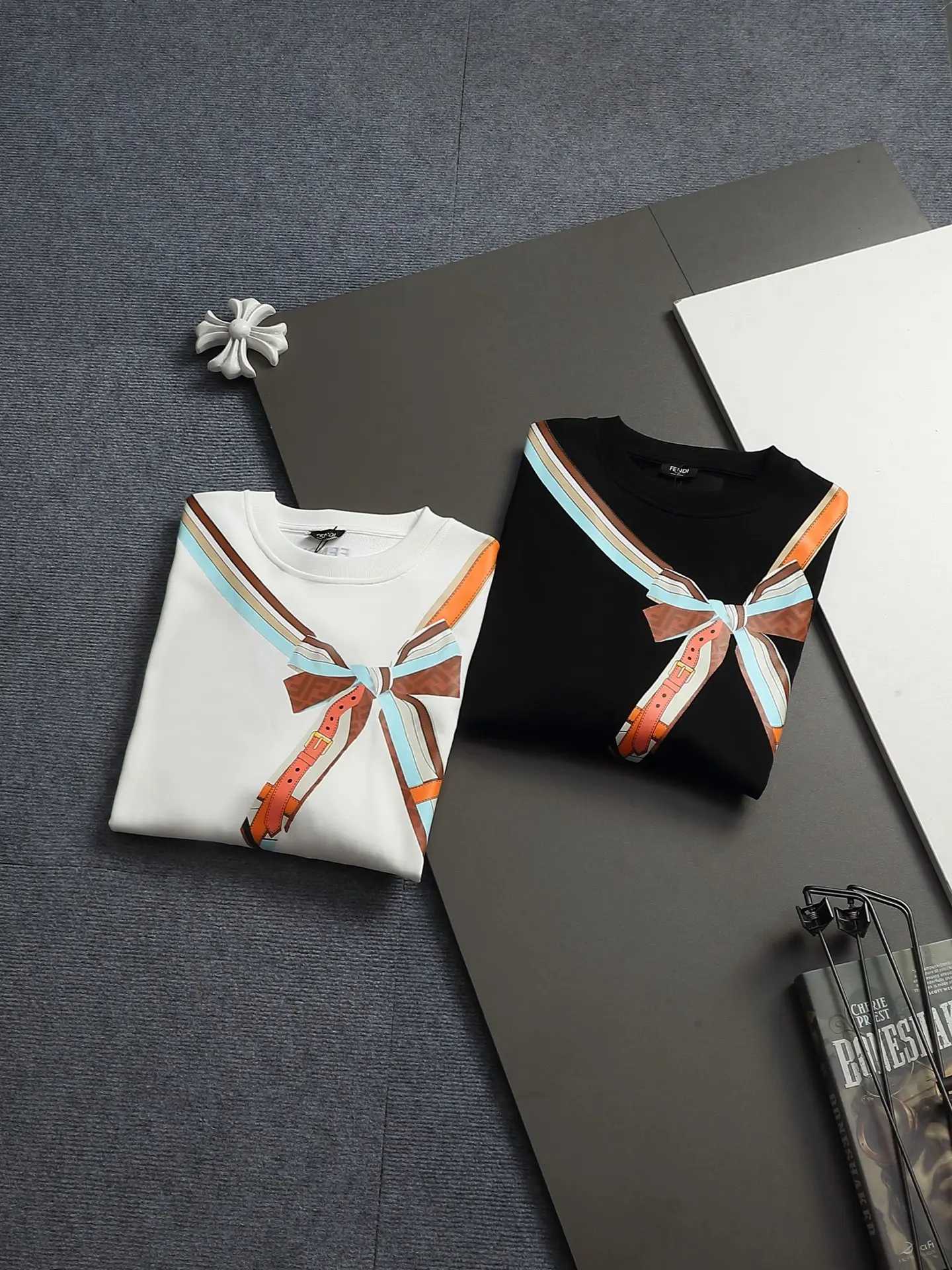 Trompe L'oeil Bow Print Sweatshirt D17021945 — view 12