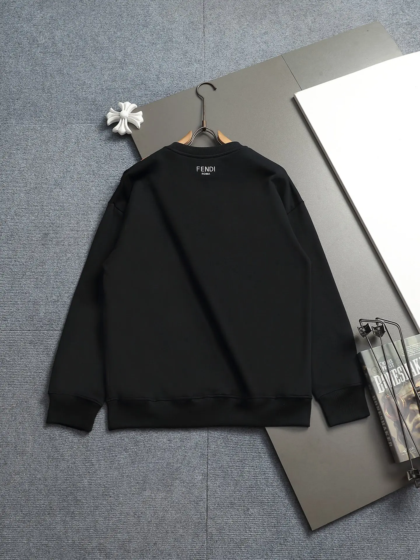 Fendi Logo Scarf Print Crew-Neck Sweatshirt D17021946 — view 12