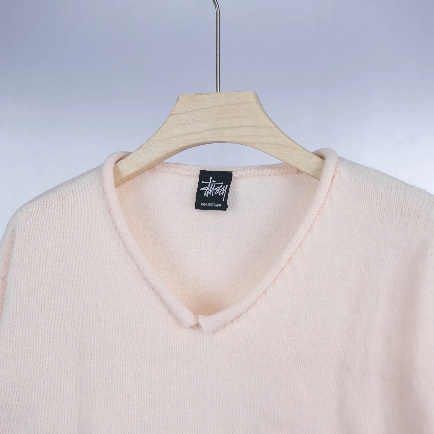 Logo-Embroidered V-Neck Knit Sweater D17021782 — view 3