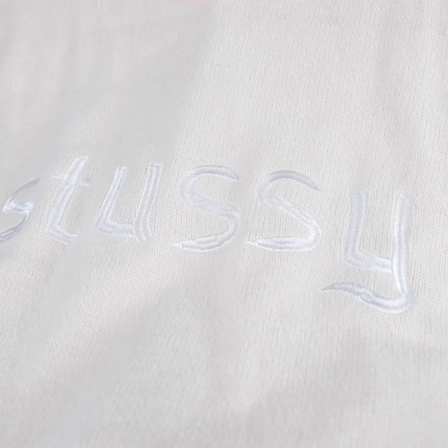 Logo-Embroidered V-Neck Knit Sweater D17021782 — view 6