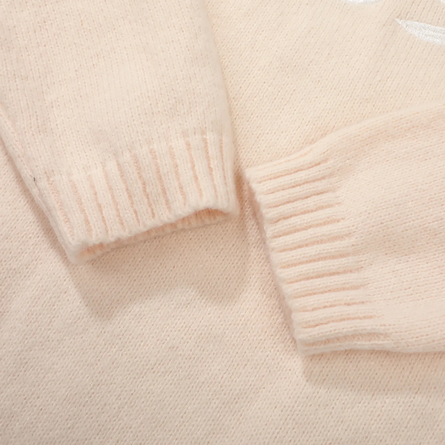 Logo-Embroidered V-Neck Knit Sweater D17021783 — view 5
