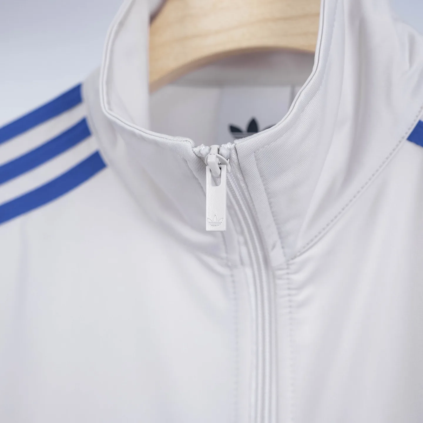 Adicolor Firebird Tricot Track Jacket D17021776 — view 10
