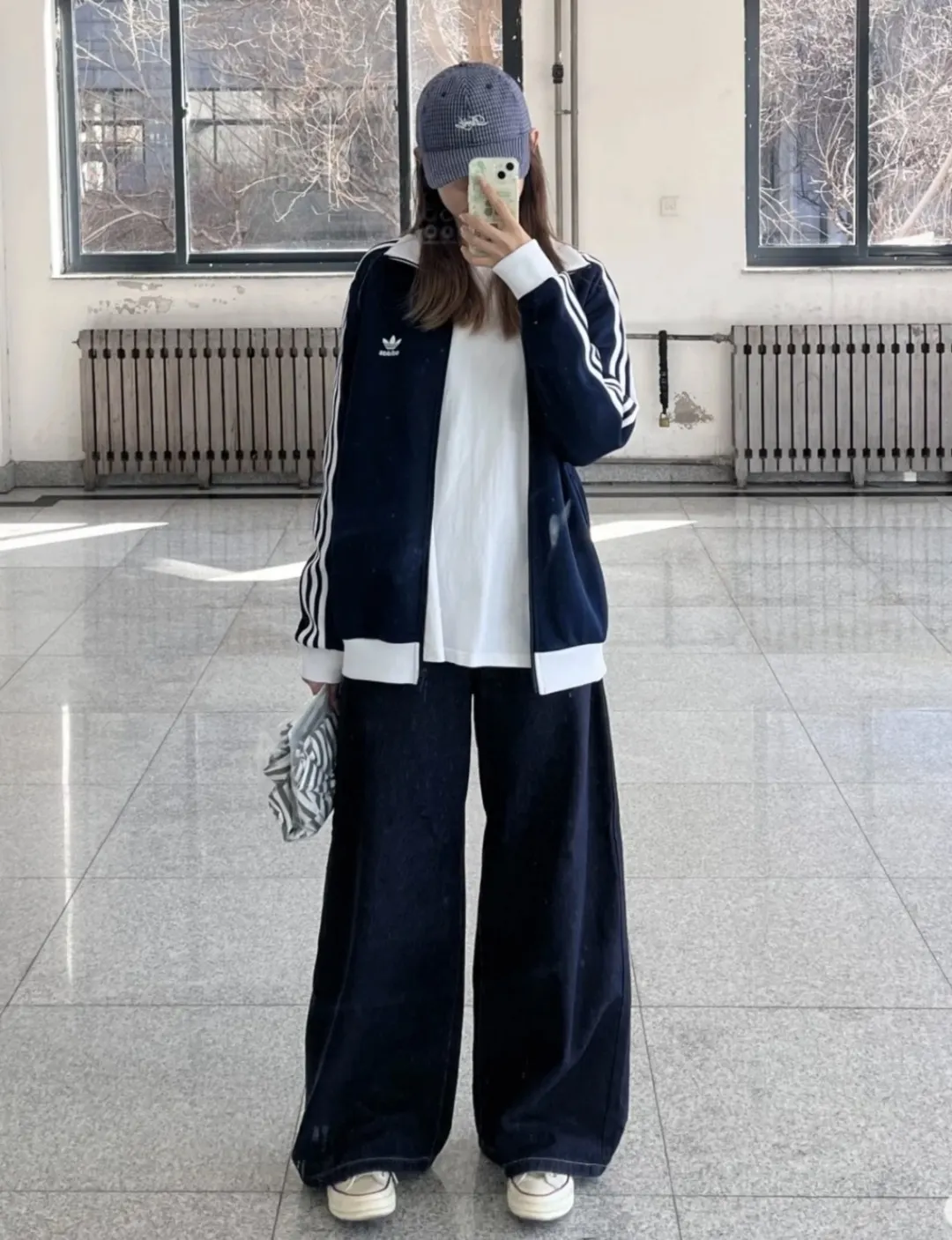 Adicolor Classics 3-Stripes Track Jacket D17021726 — view 4