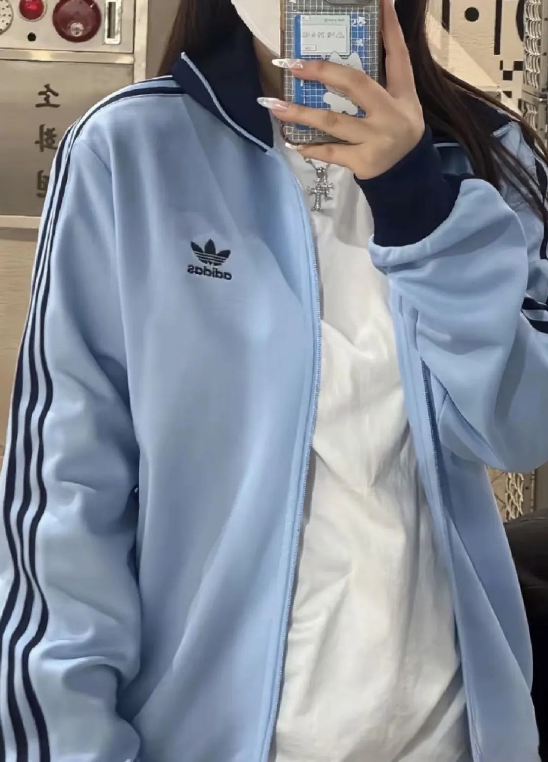 Adicolor Classics 3-Stripes Track Jacket D17021726 — view 15