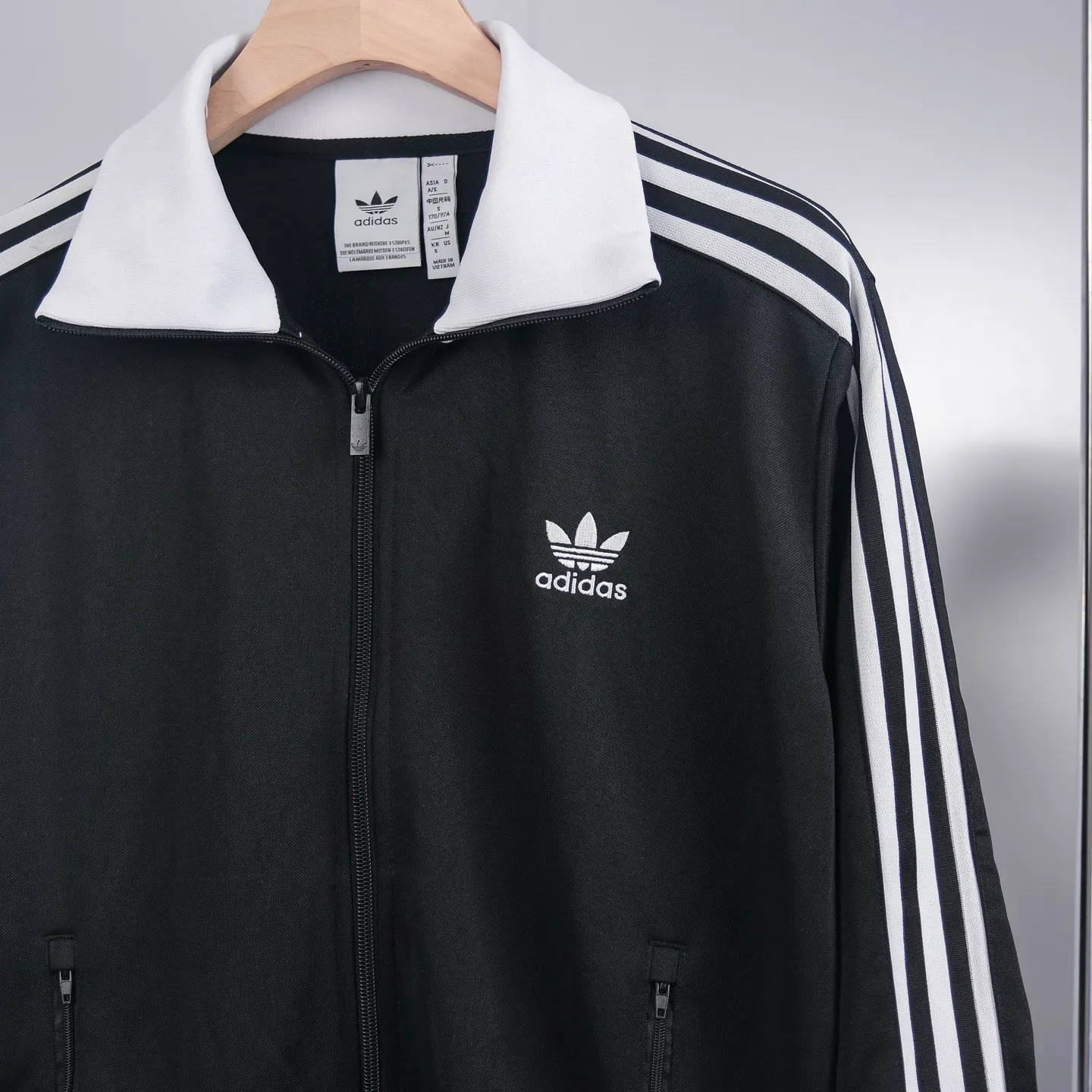 Adicolor Classics 3-Stripes Track Jacket D17021727 — view 5