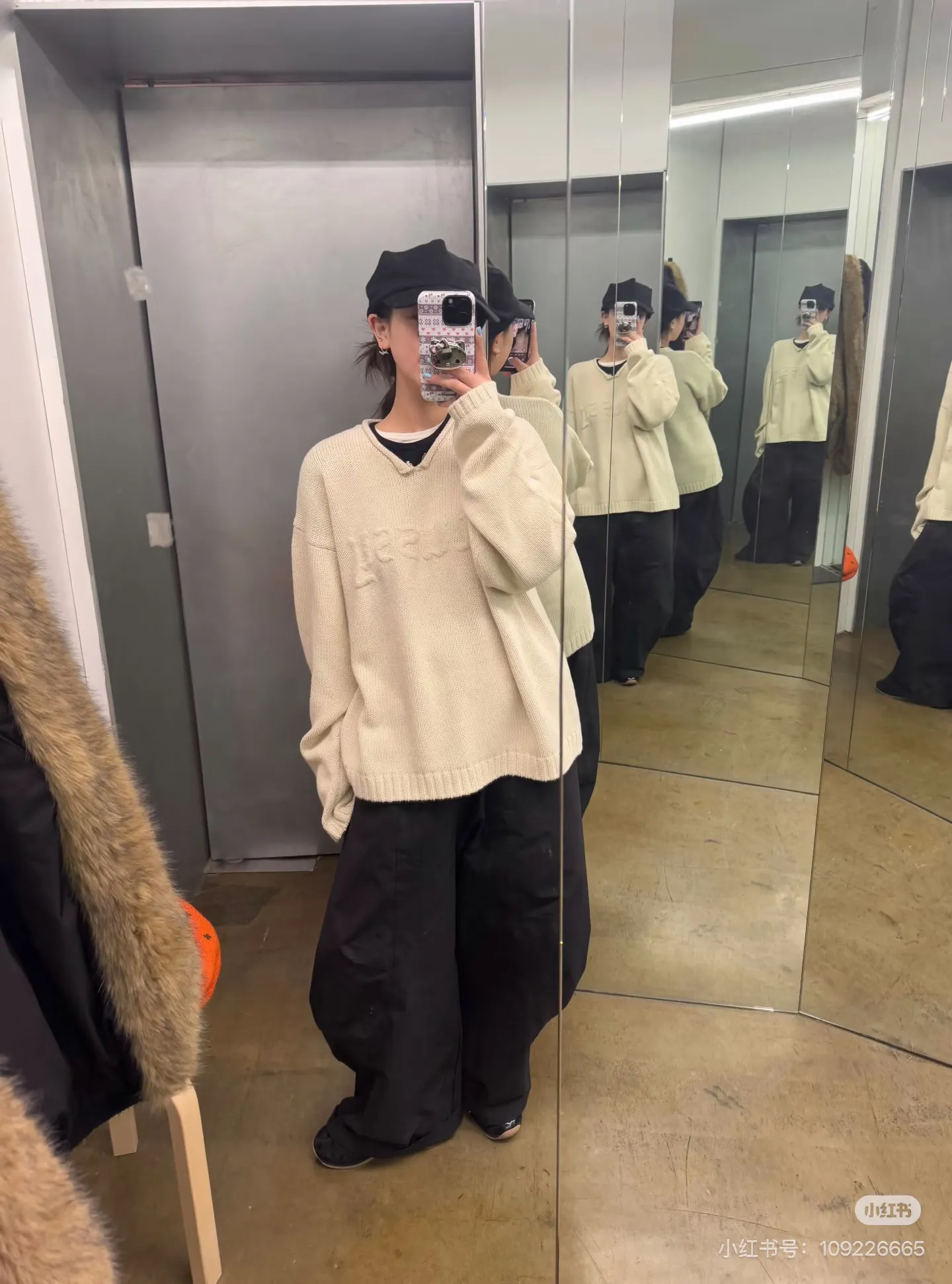 Stussy V-Neck Logo Knit Sweater D17021781 — view 3