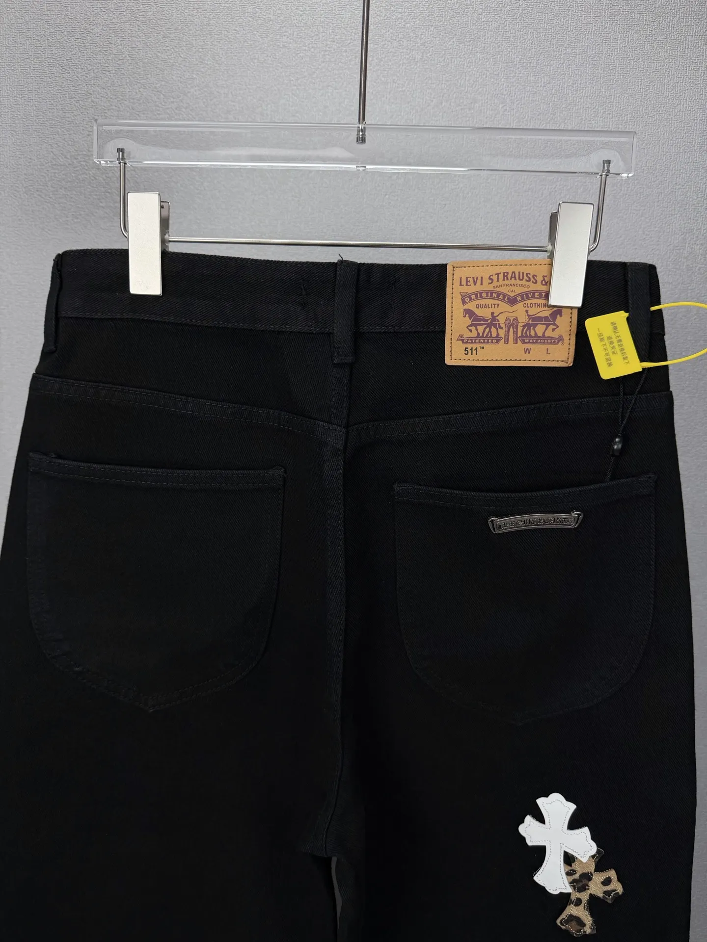 Leopard Cross Patch Straight-Leg Jeans D17521870 — view 9