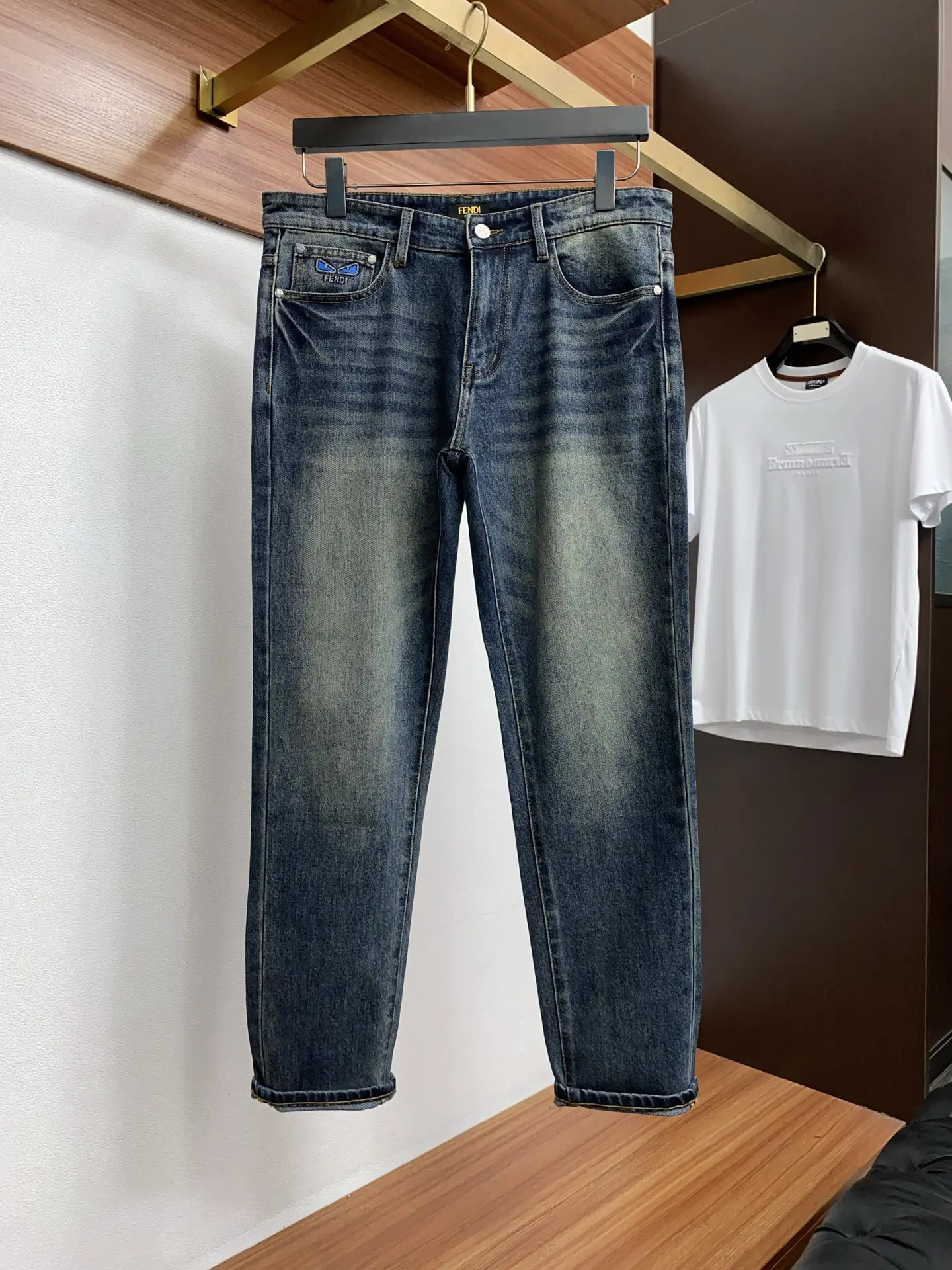 Slim-Fit Straight-Leg Jeans with Logo Patch D17522577 — view 3