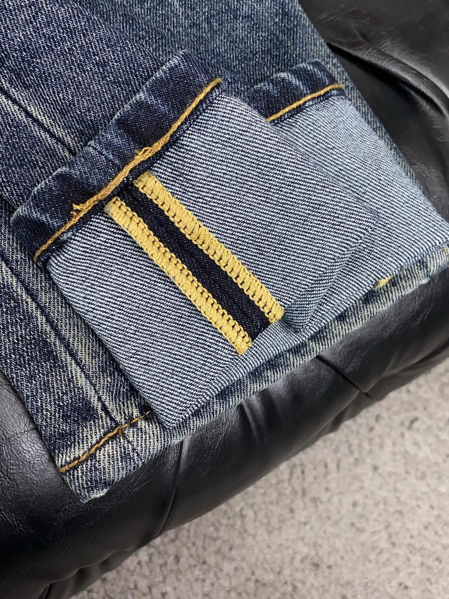 Slim-Fit Straight-Leg Jeans with Logo Patch D17522577 — view 8