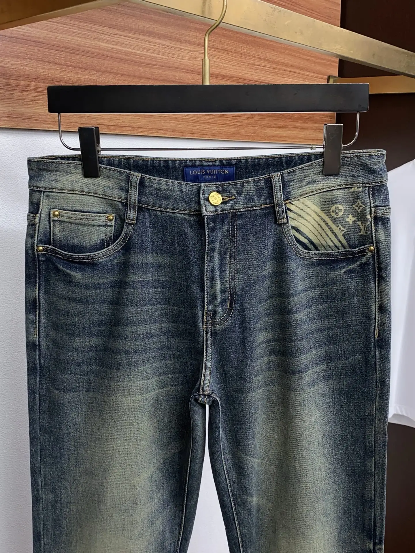 Slim-Fit Straight-Leg Washed Jeans D17522574 — view 3