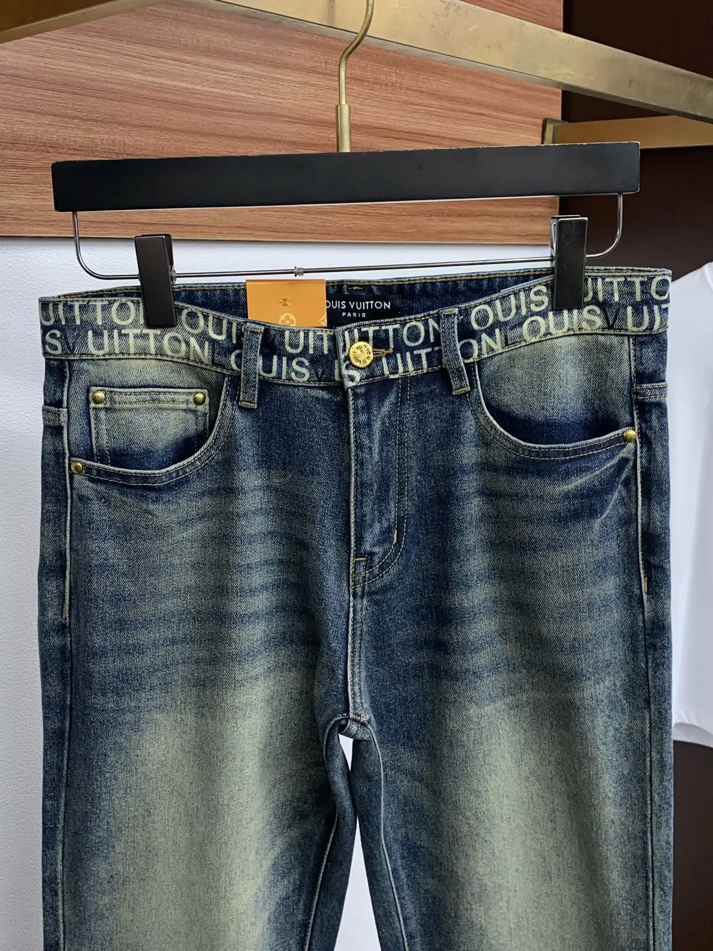 Slim-Fit Straight-Leg Washed Jeans D17522573 — view 4