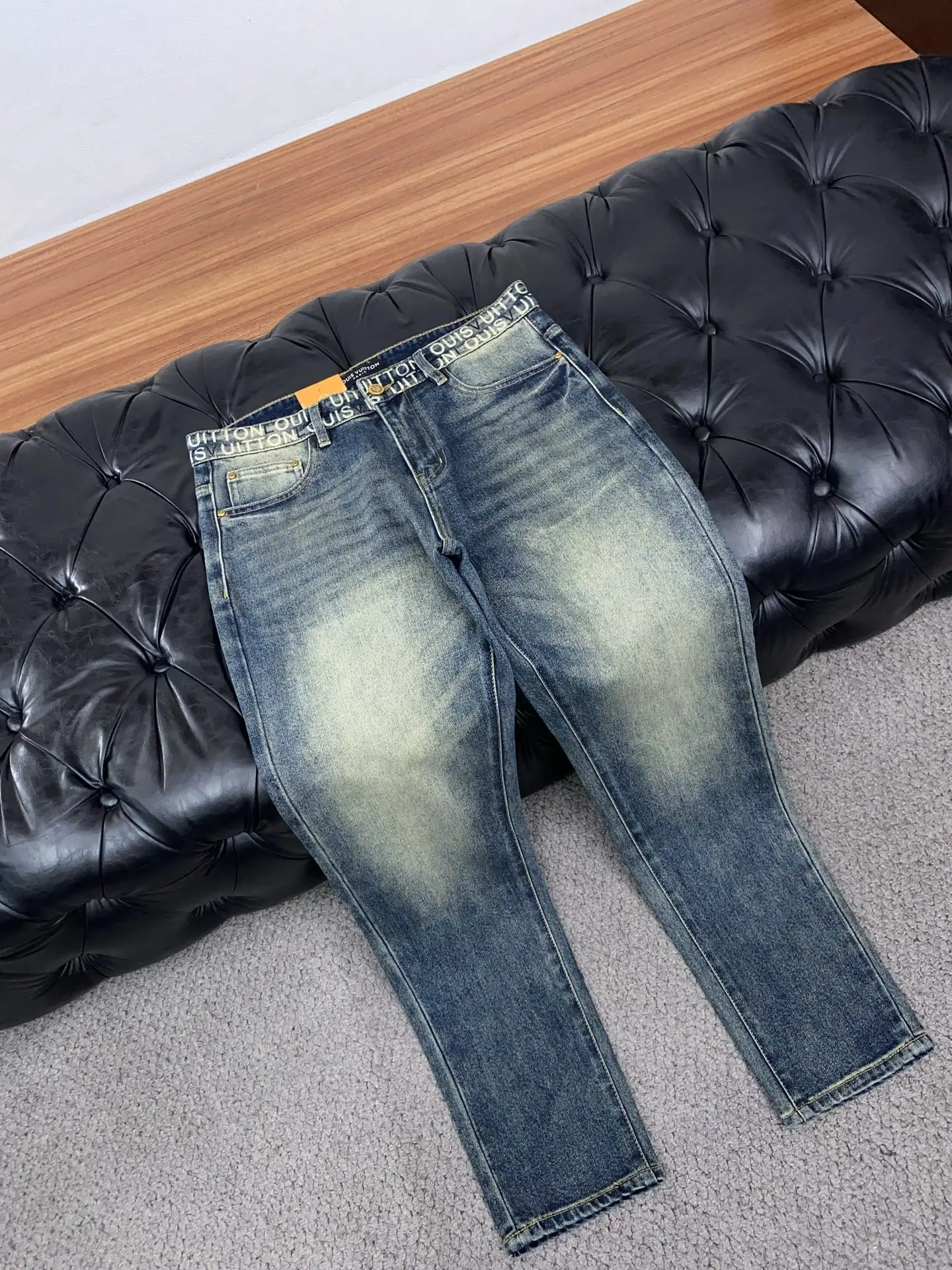 Slim-Fit Straight-Leg Washed Jeans D17522573 — view 7