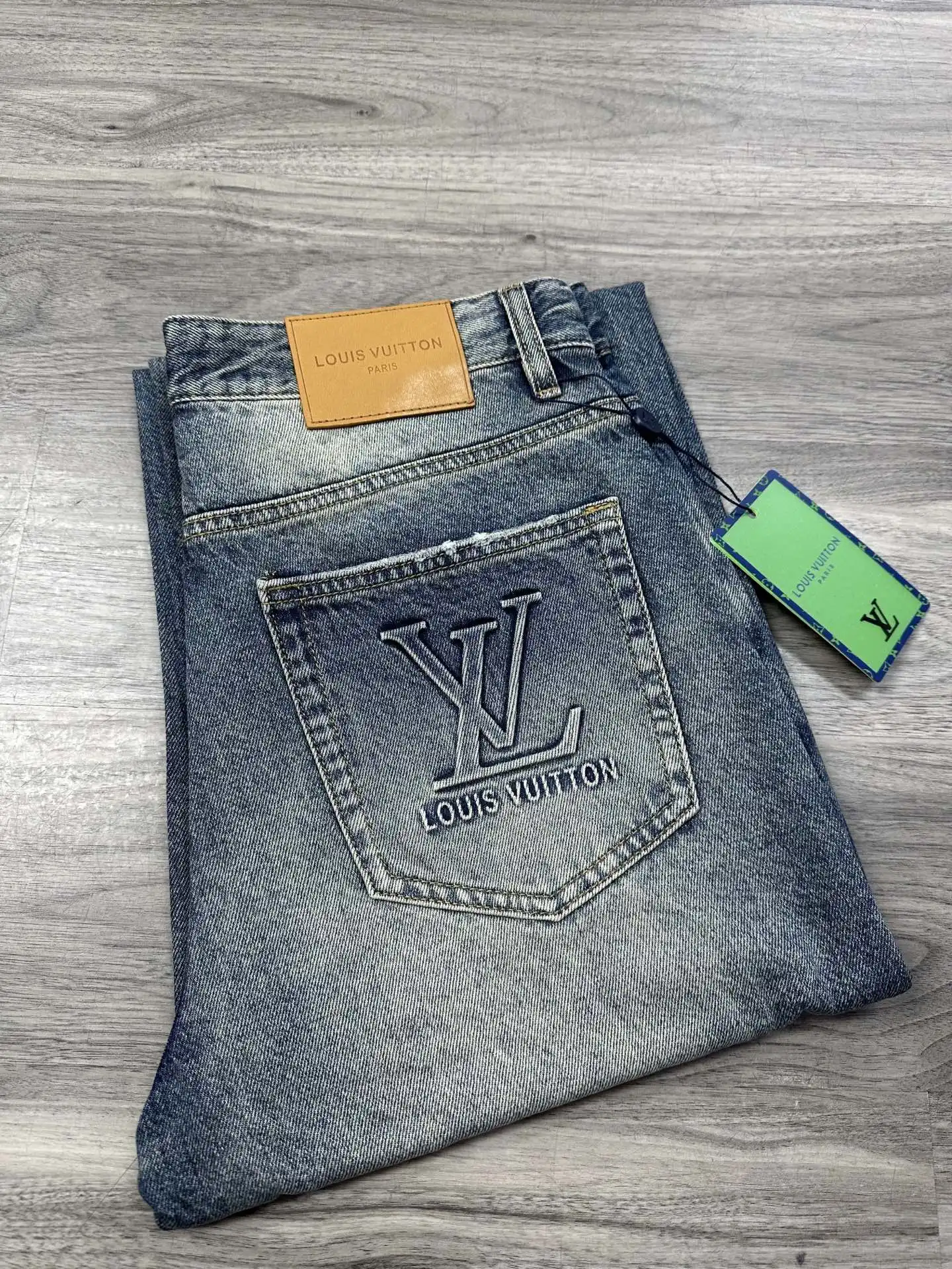 Logo-Embroidered Baggy Wide-Leg Jeans D17522580