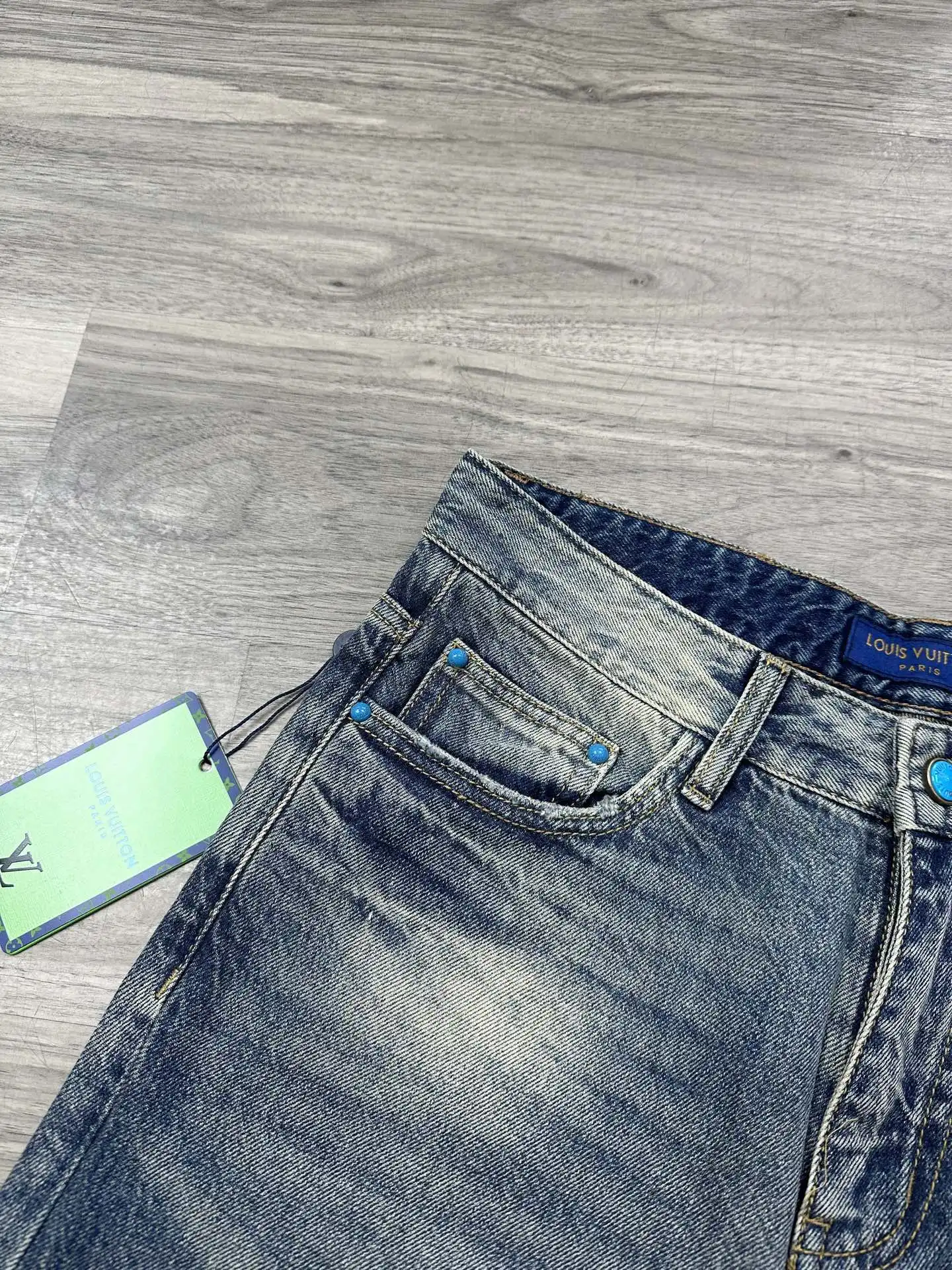 Logo-Embroidered Baggy Wide-Leg Jeans D17522580 — view 5