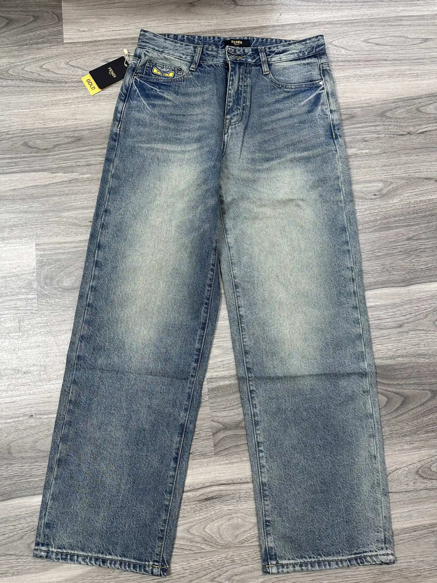 FF Logo Baggy Wide-Leg Jeans D17522578 — view 3