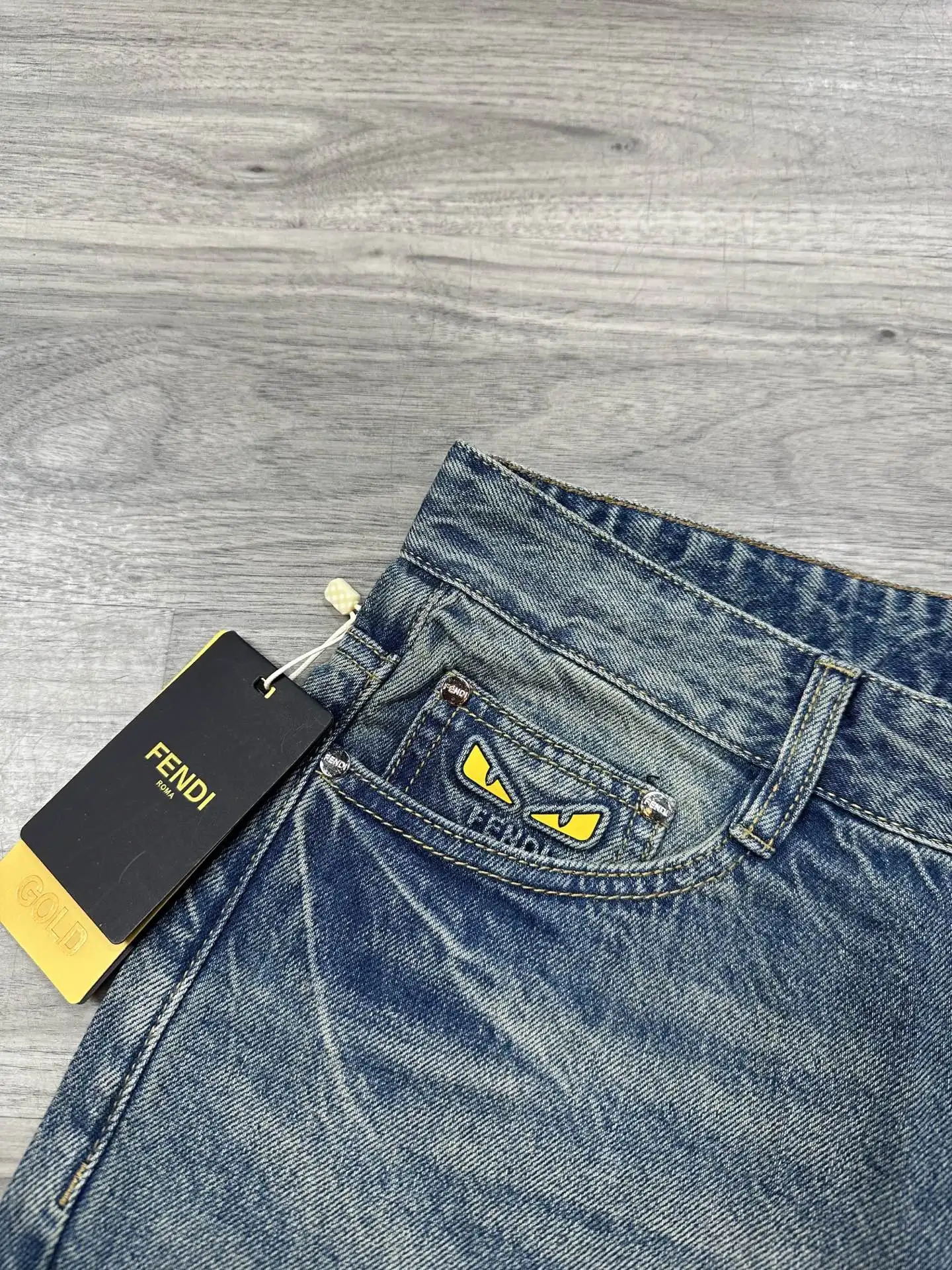 FF Logo Baggy Wide-Leg Jeans D17522578 — view 5