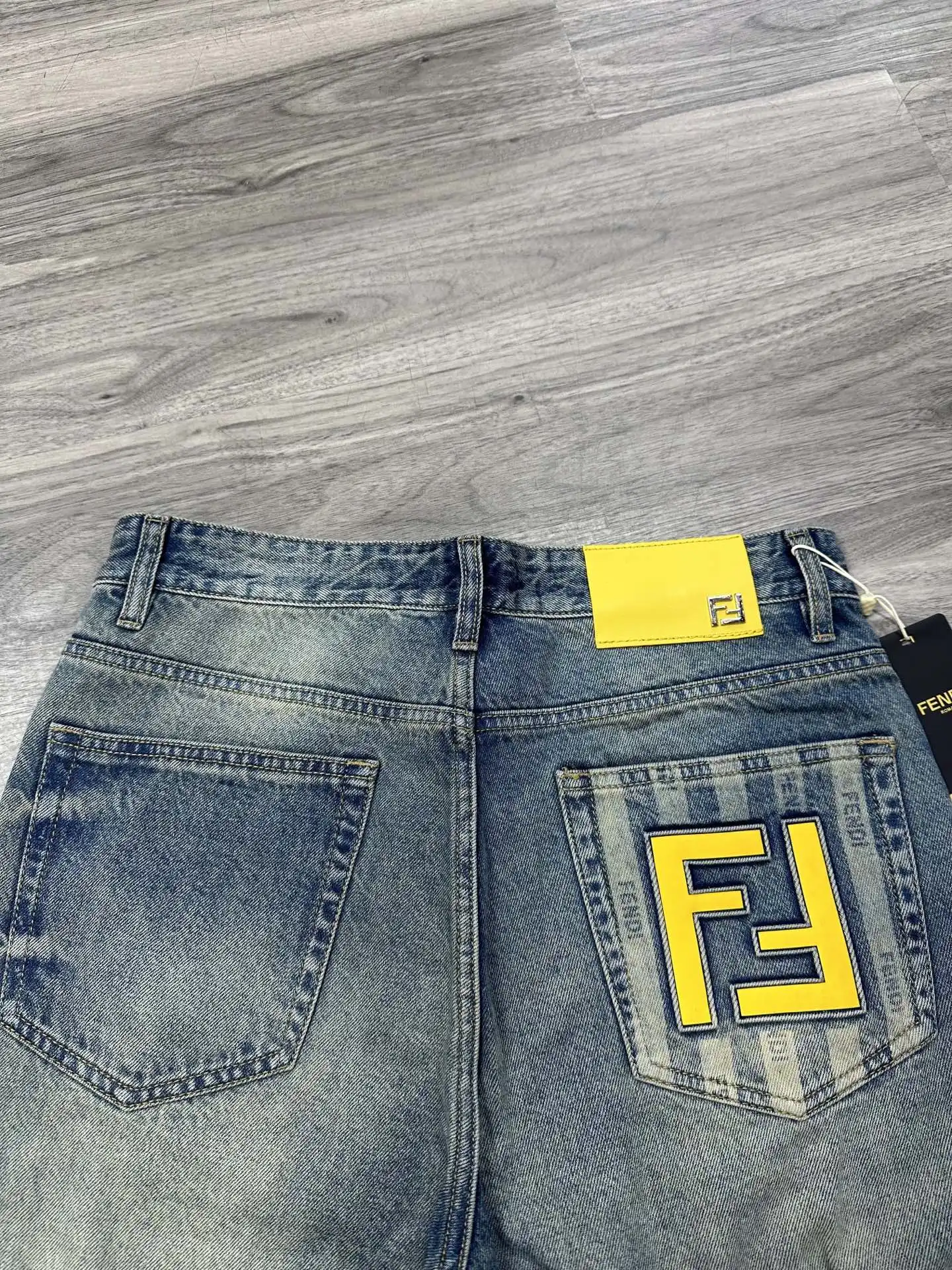 FF Logo Baggy Wide-Leg Jeans D17522578 — view 8