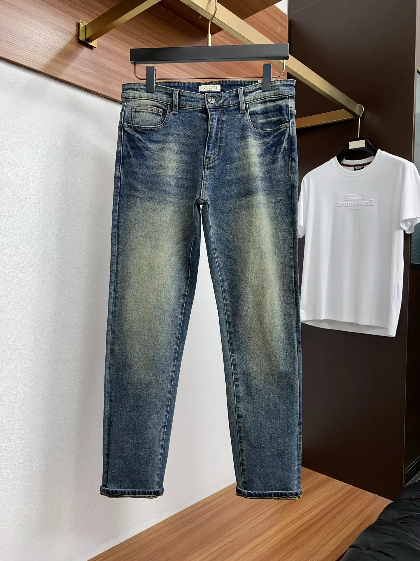 Slim-Fit Straight-Leg Logo Jeans D17522576 — view 2