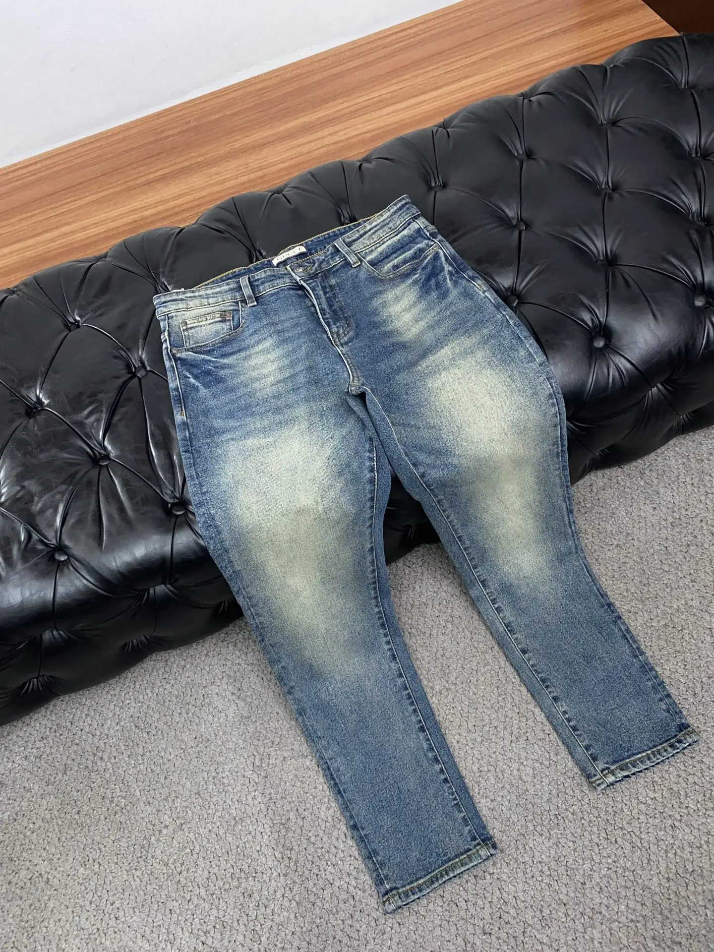 Slim-Fit Straight-Leg Logo Jeans D17522576 — view 6