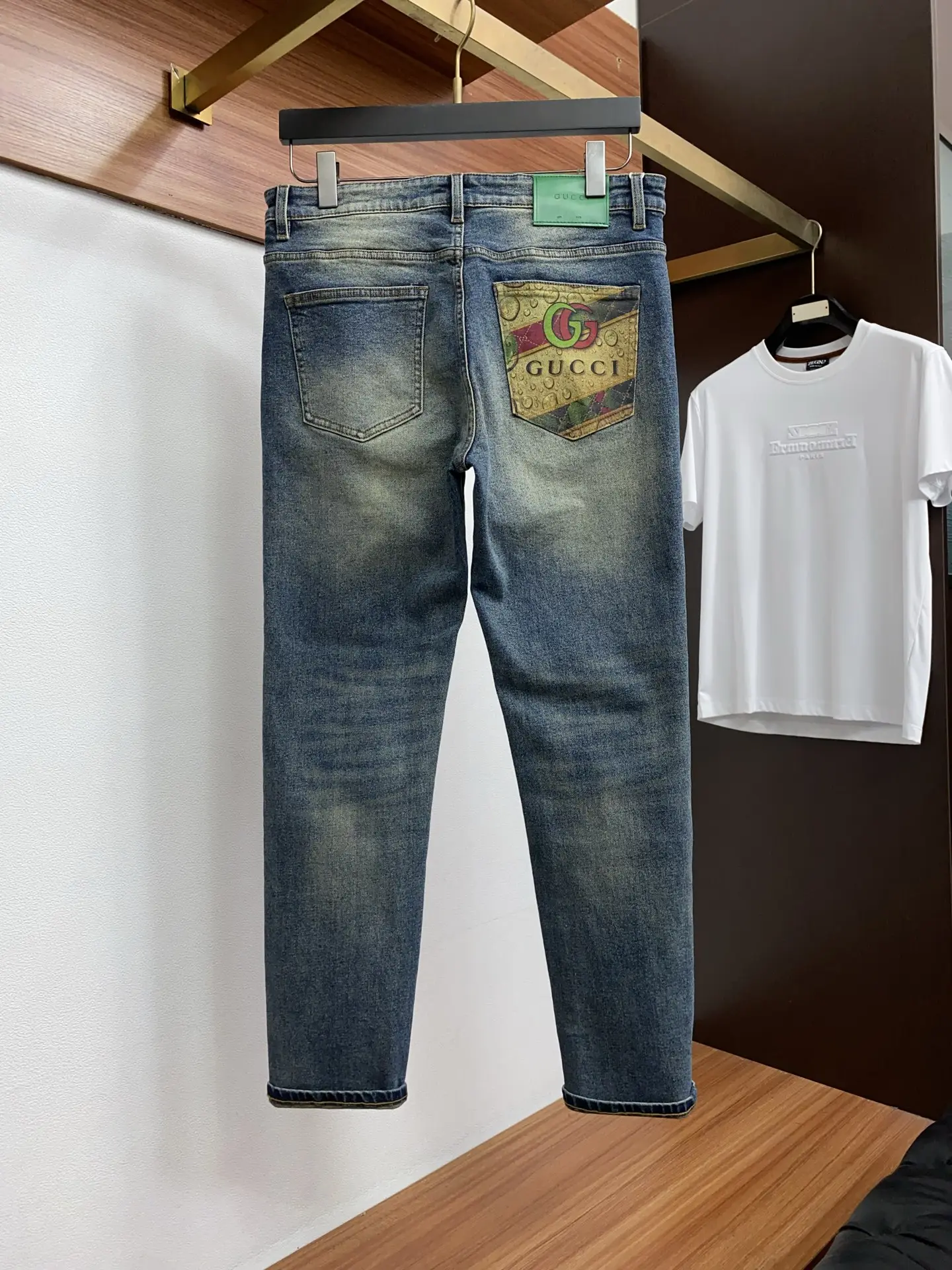 Slim-Fit Straight-Leg Logo Jeans D17522576 — view 8