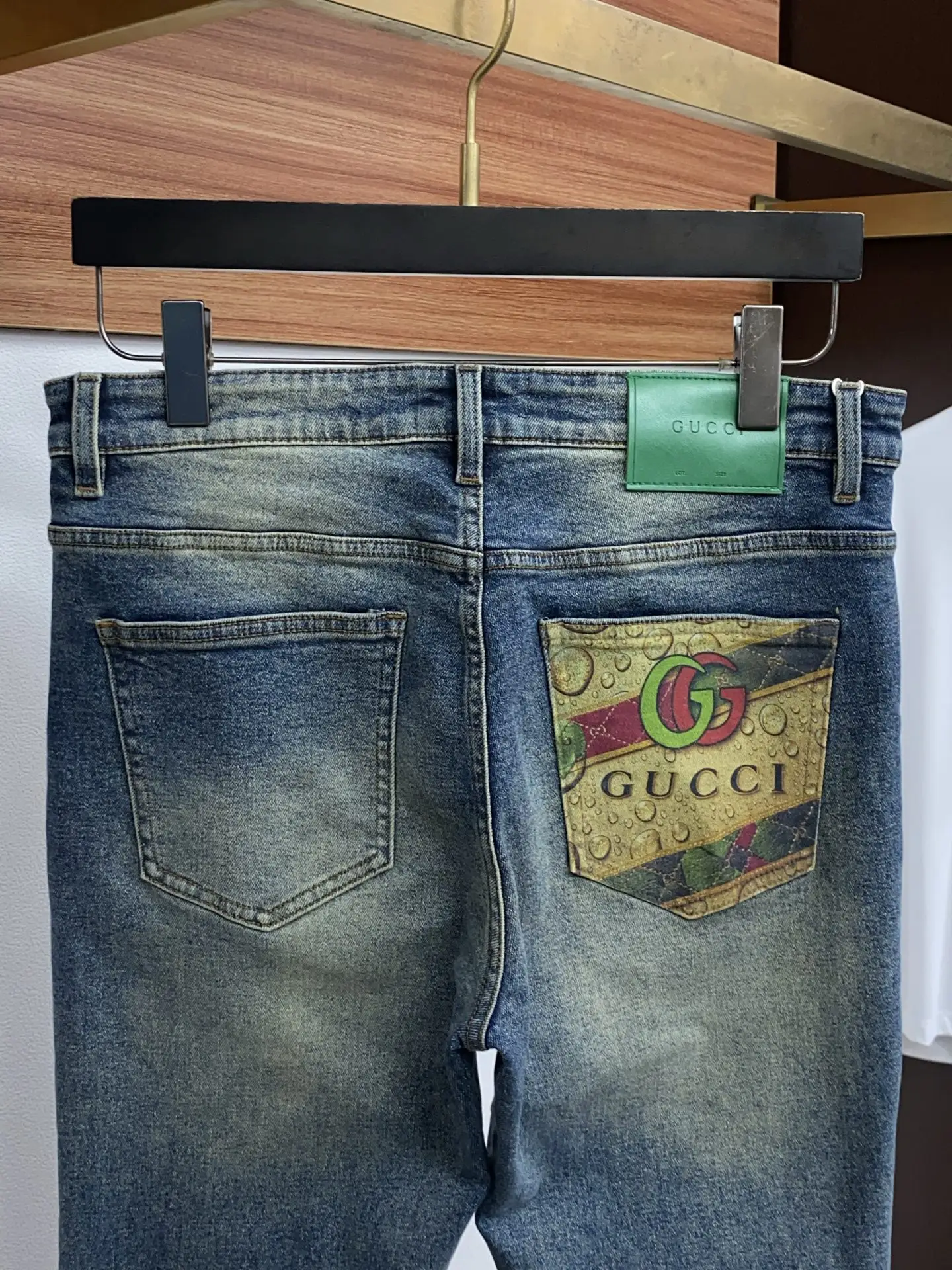 Slim-Fit Straight-Leg Logo Jeans D17522576 — view 9