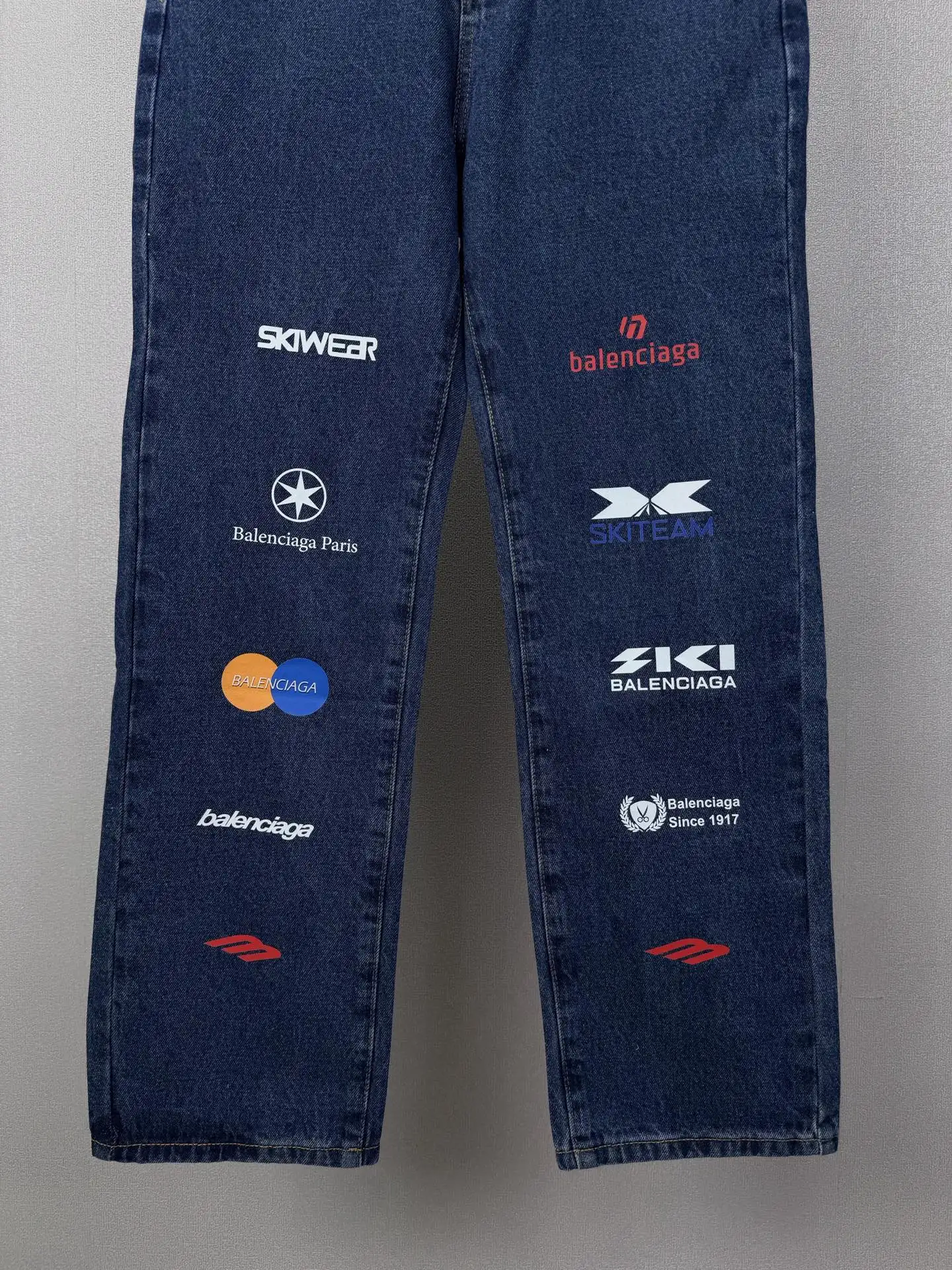 Multi-Logo Straight-Leg Jeans D18021877 — view 7