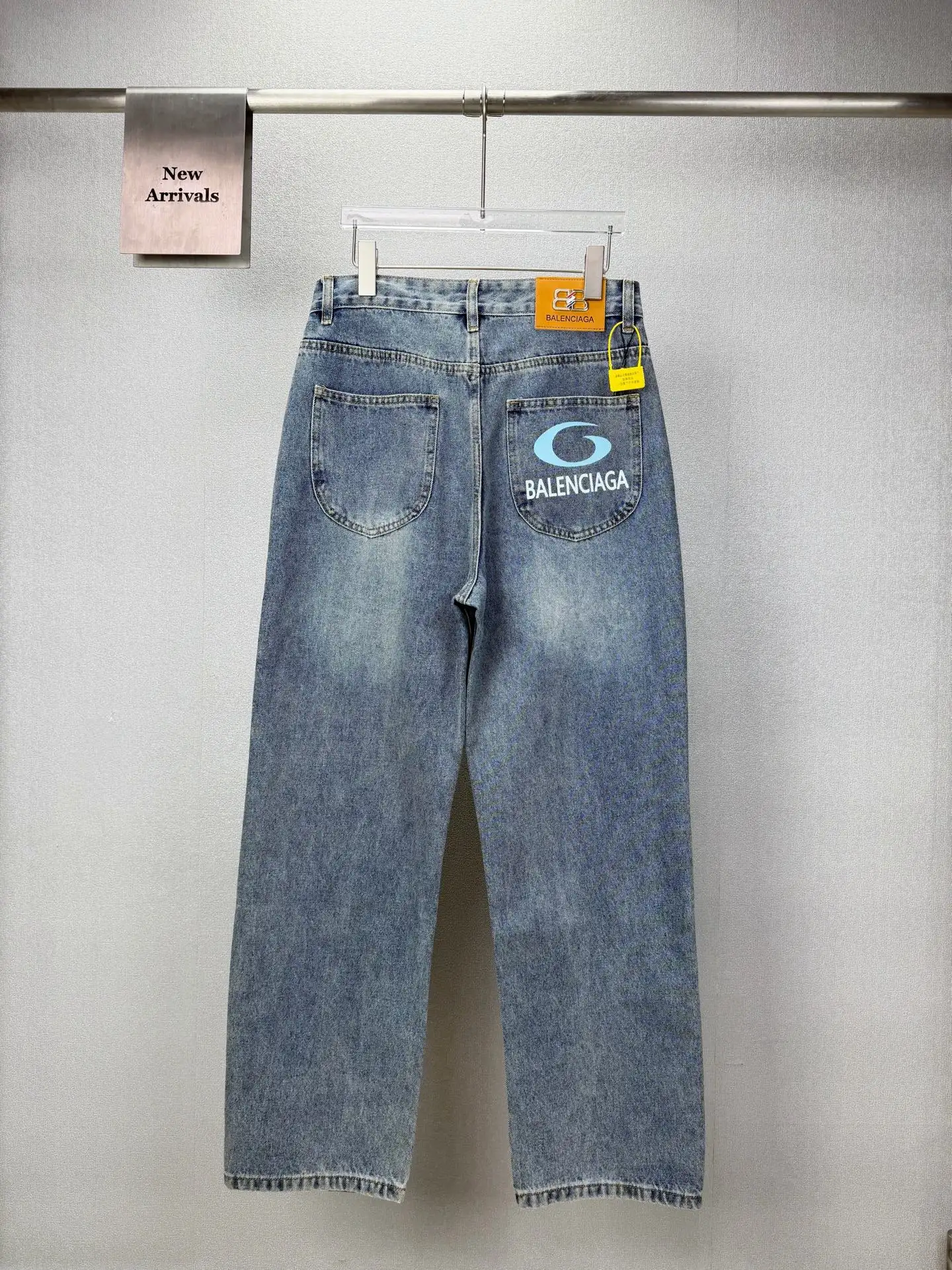 Logo-Print Wide-Leg Washed Jeans D18021879 — view 2