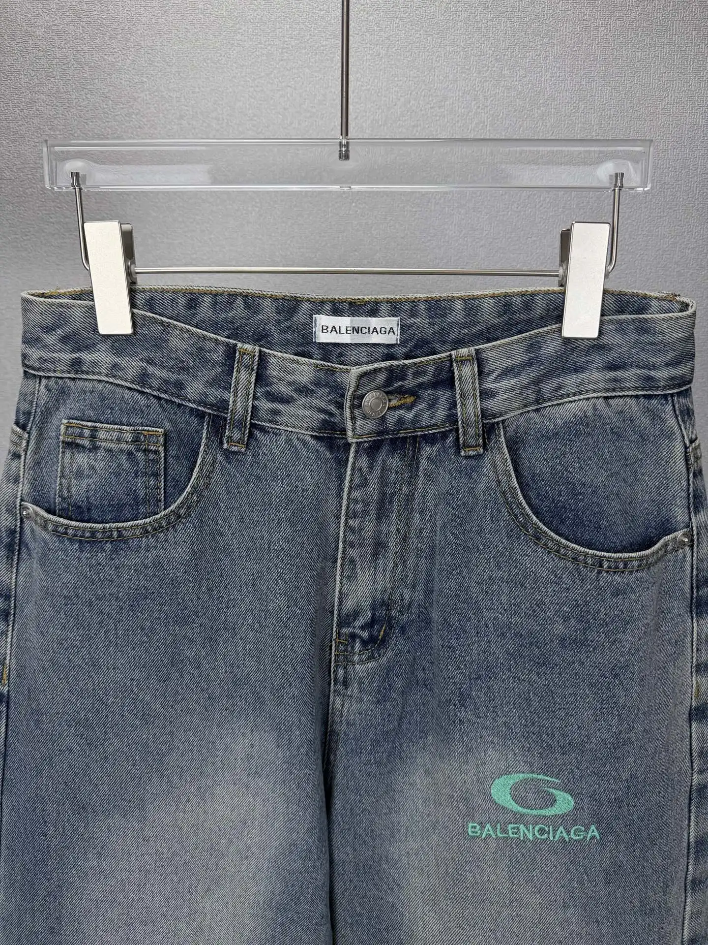 Logo-Print Wide-Leg Washed Jeans D18021879 — view 3