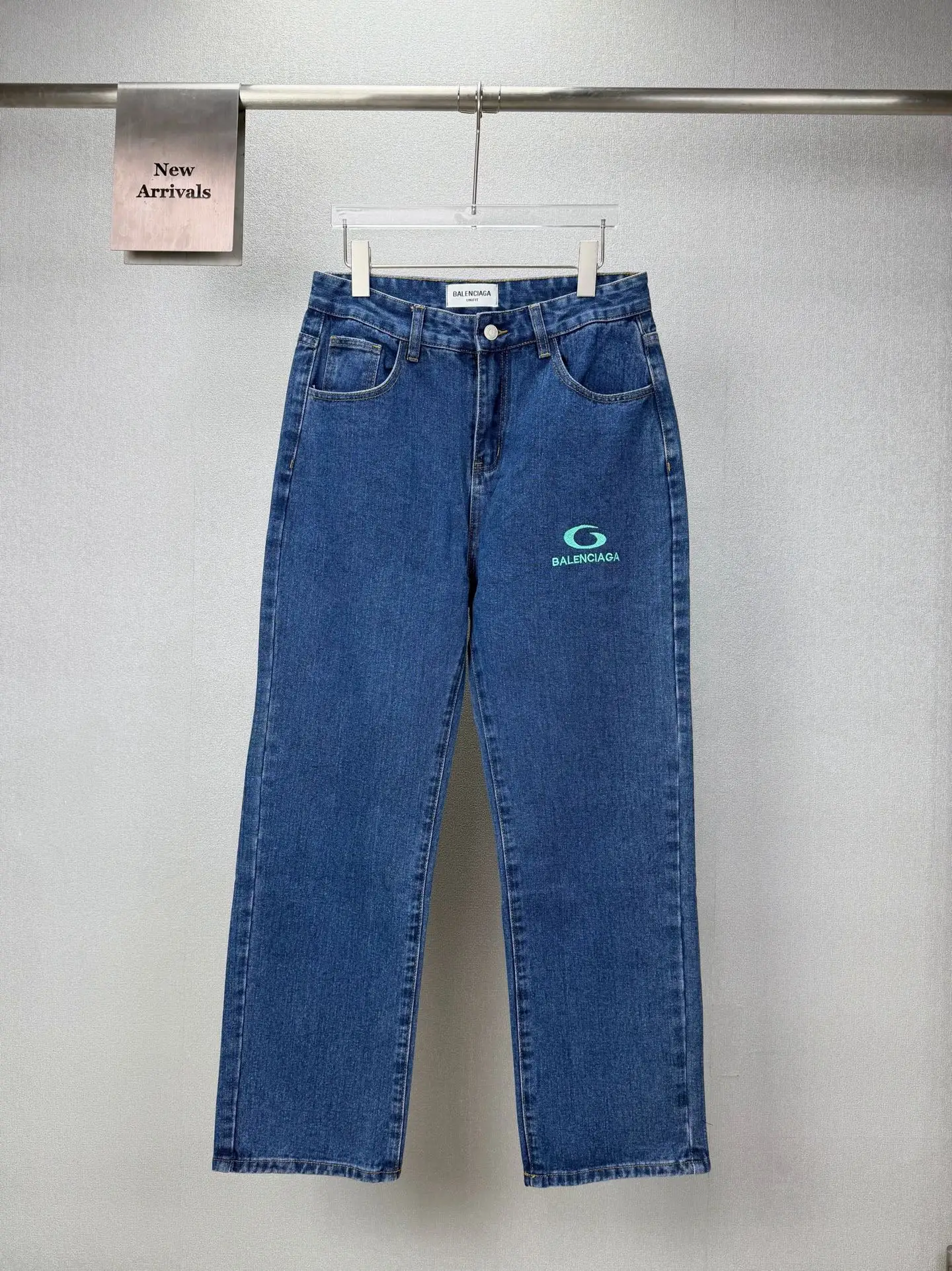 Logo Print Straight-Leg Jeans D18021880