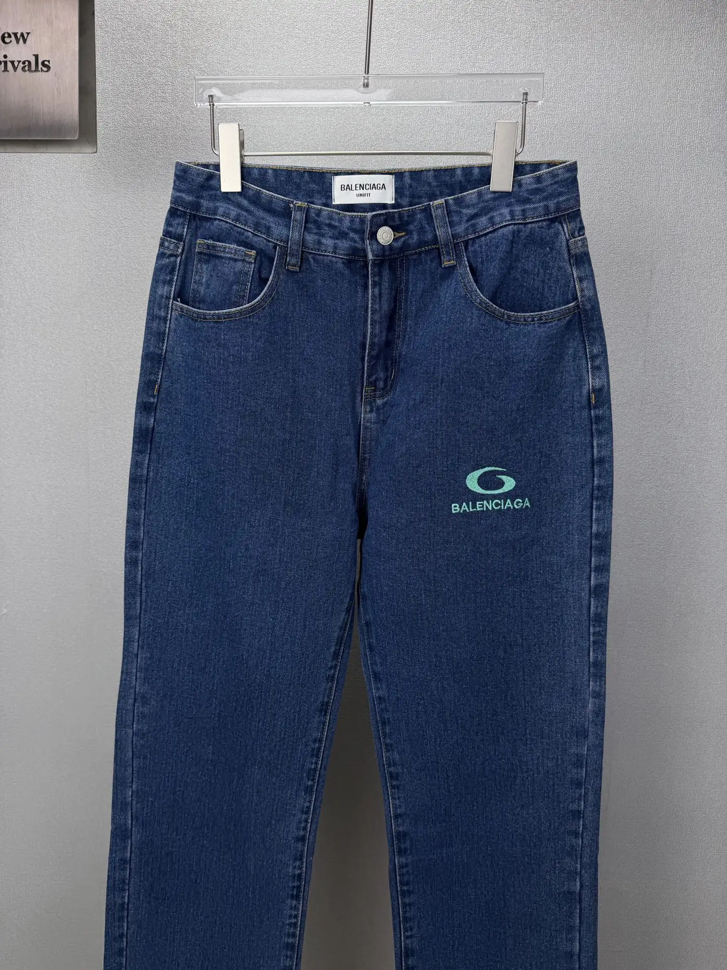 Logo Print Straight-Leg Jeans D18021880 — view 5