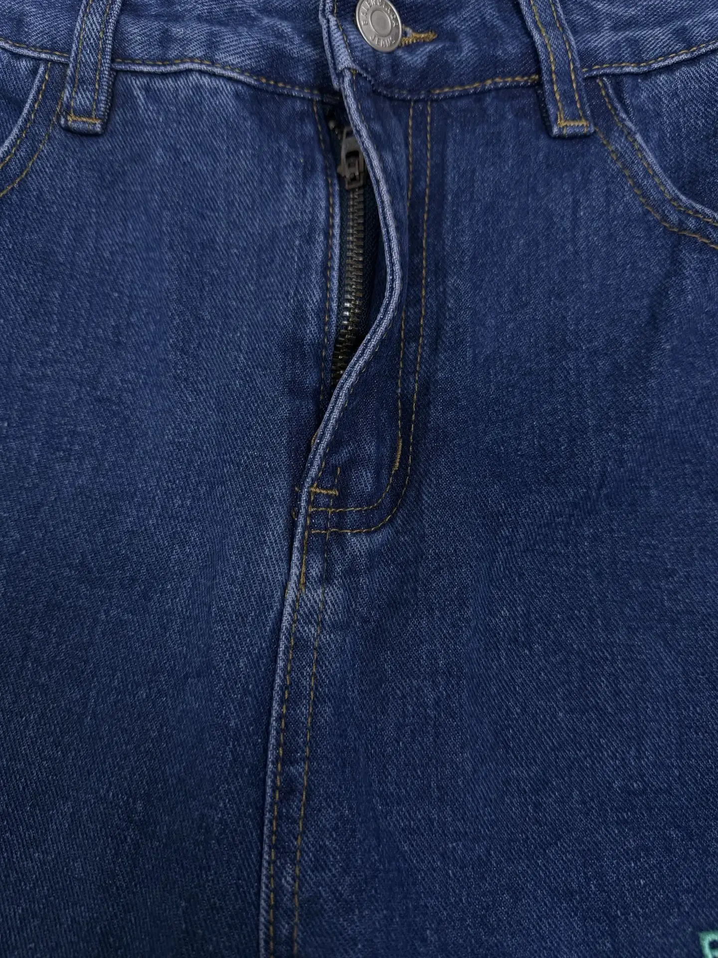 Logo Print Straight-Leg Jeans D18021880 — view 6