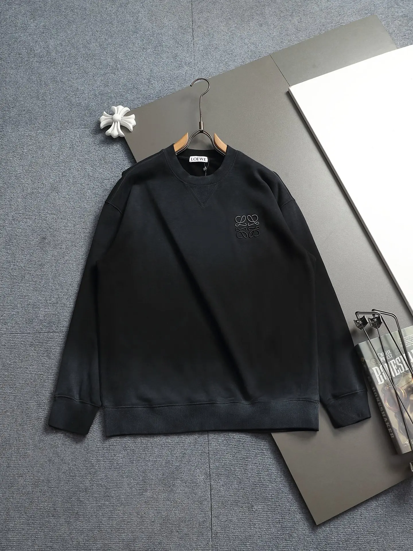 Anagram Logo Embroidered Crew-Neck Sweatshirt D18021936