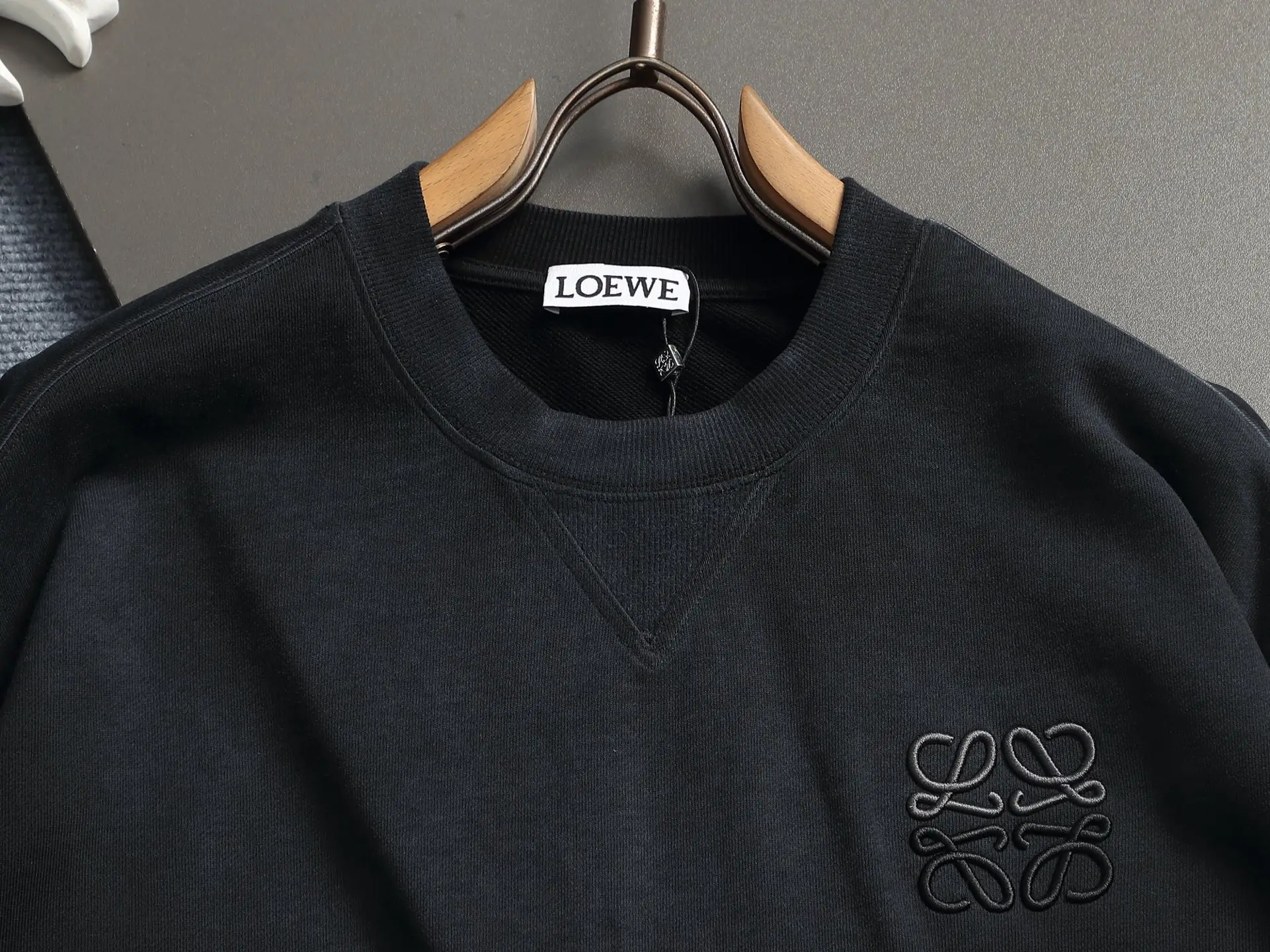 Anagram Logo Embroidered Crew-Neck Sweatshirt D18021936 — view 2