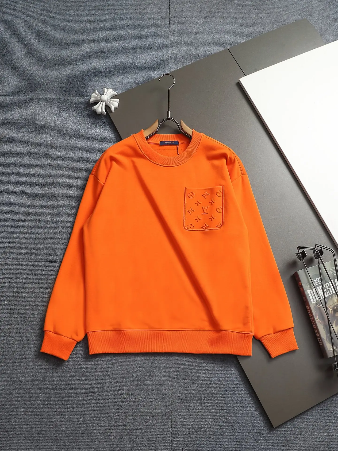 Embossed Monogram Pocket Sweatshirt D18021943