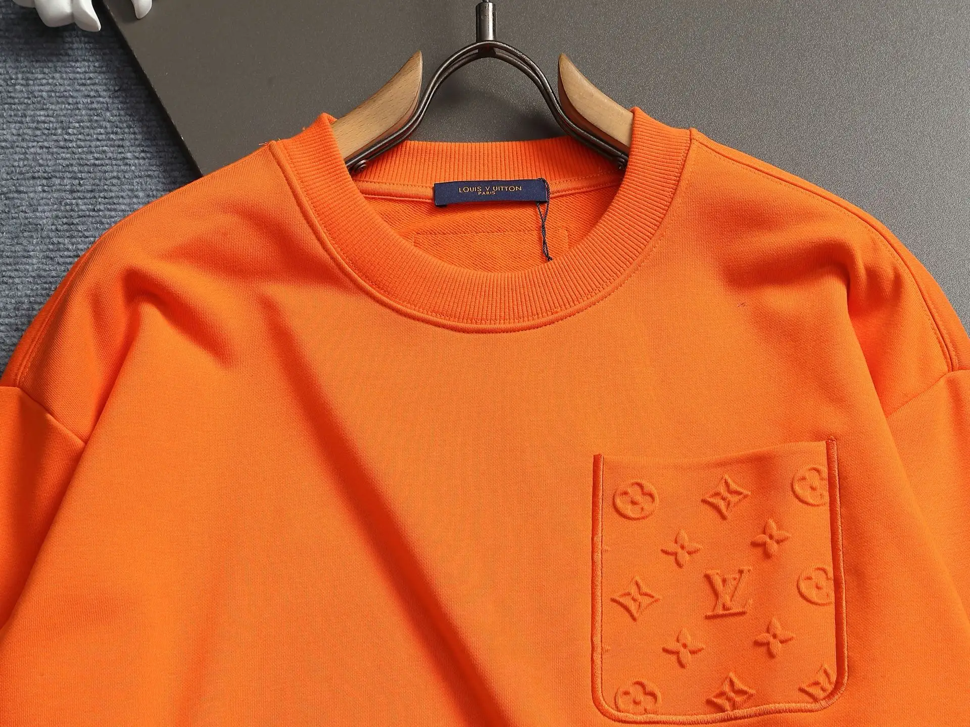 Embossed Monogram Pocket Sweatshirt D18021943 — view 2