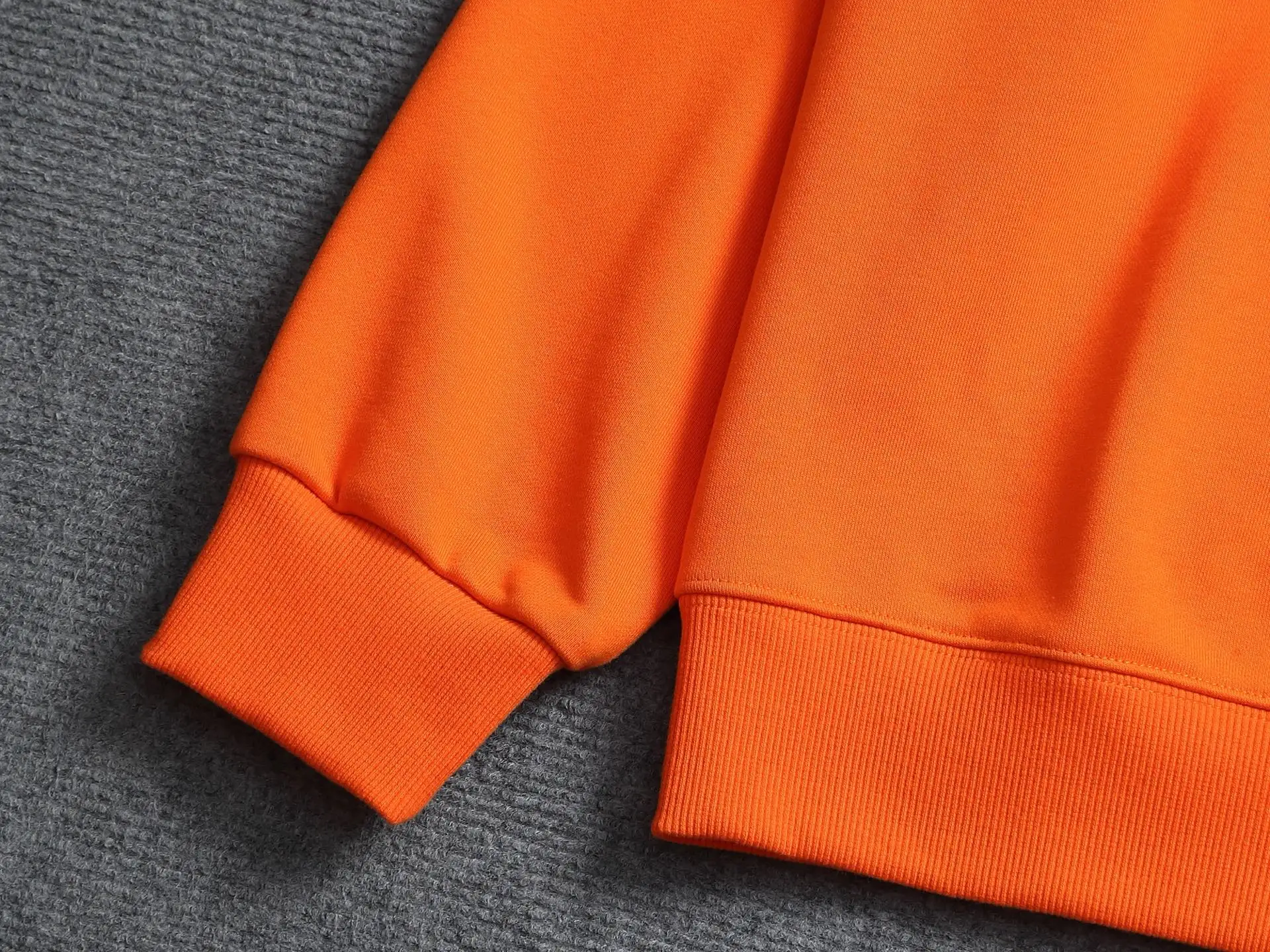 Embossed Monogram Pocket Sweatshirt D18021943 — view 3