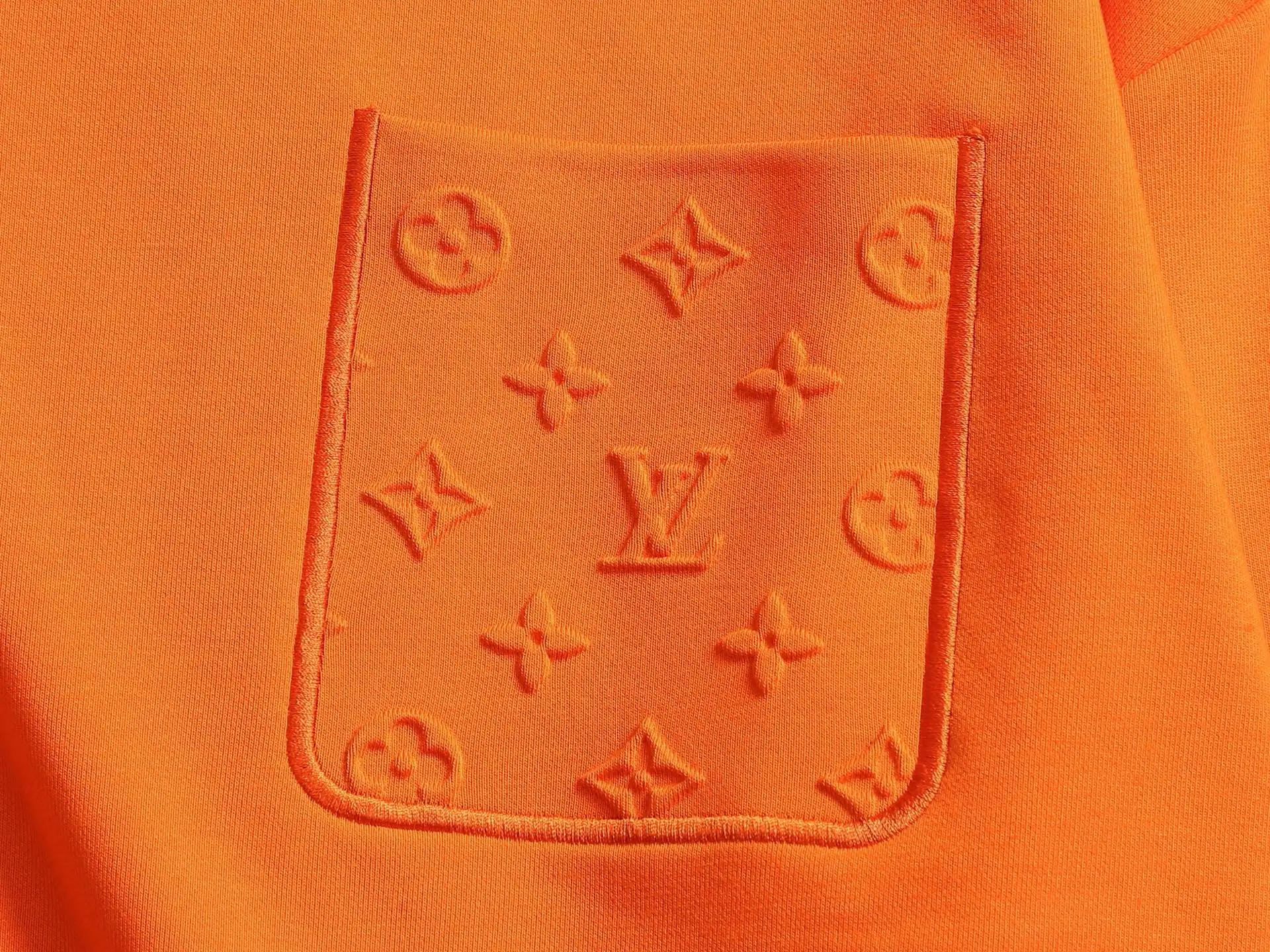 Embossed Monogram Pocket Sweatshirt D18021943 — view 4