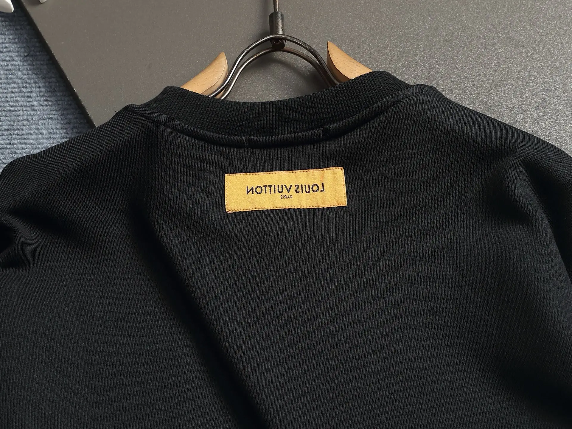 Embossed Monogram Pocket Sweatshirt D18021944 — view 9