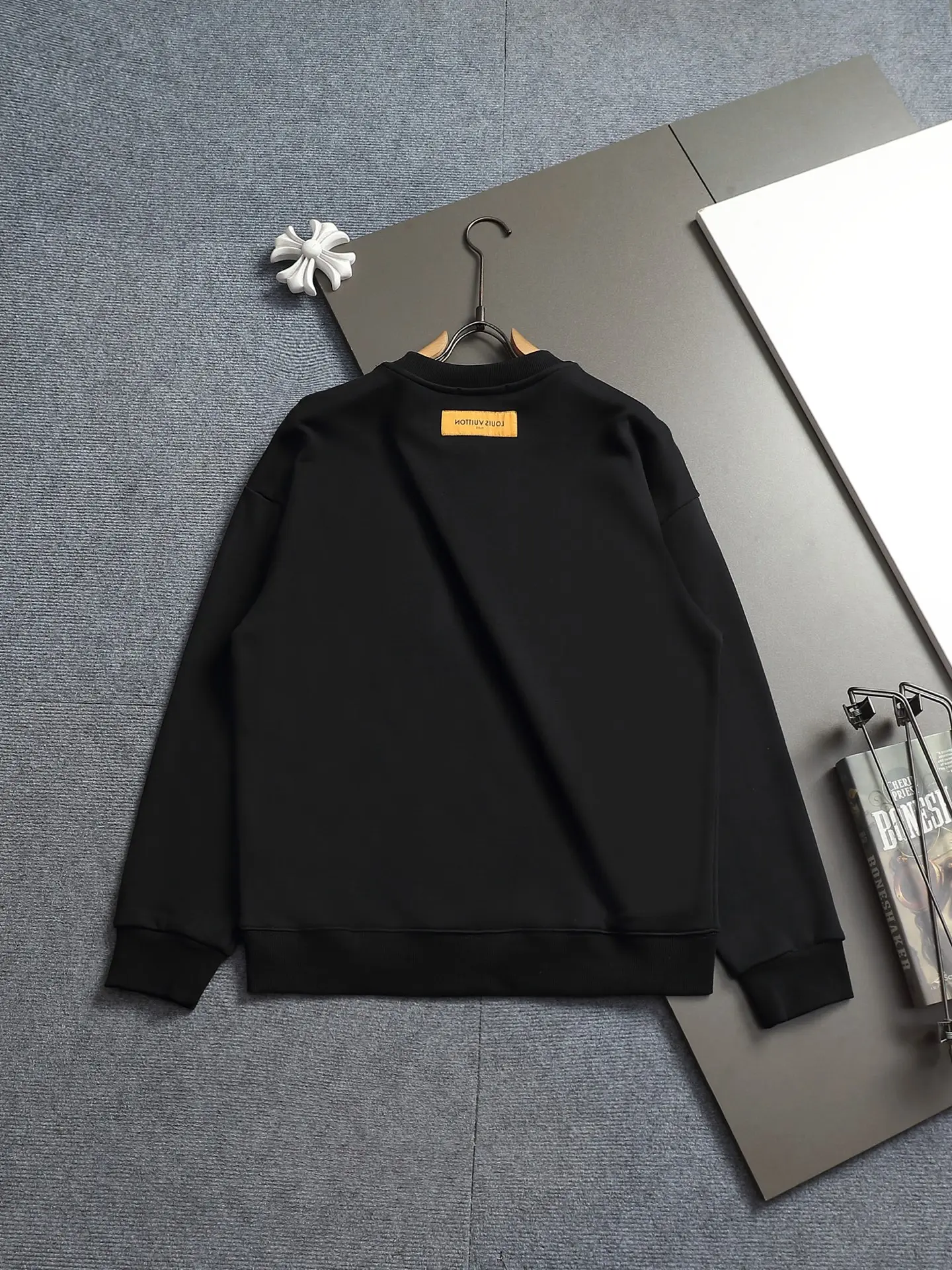 Embossed Monogram Pocket Sweatshirt D18021944 — view 10