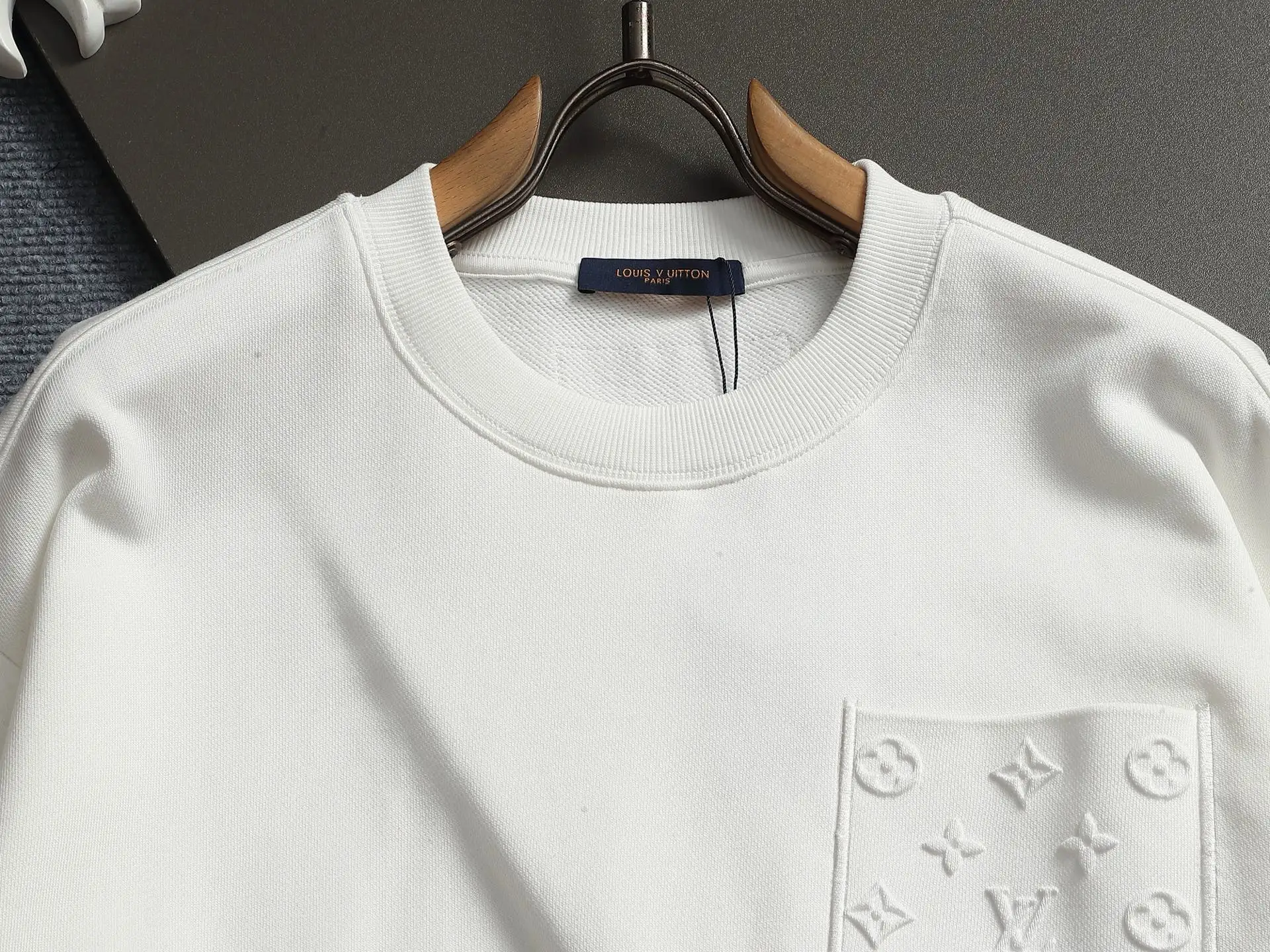 Embossed Monogram Pocket Sweatshirt D18021942 — view 2