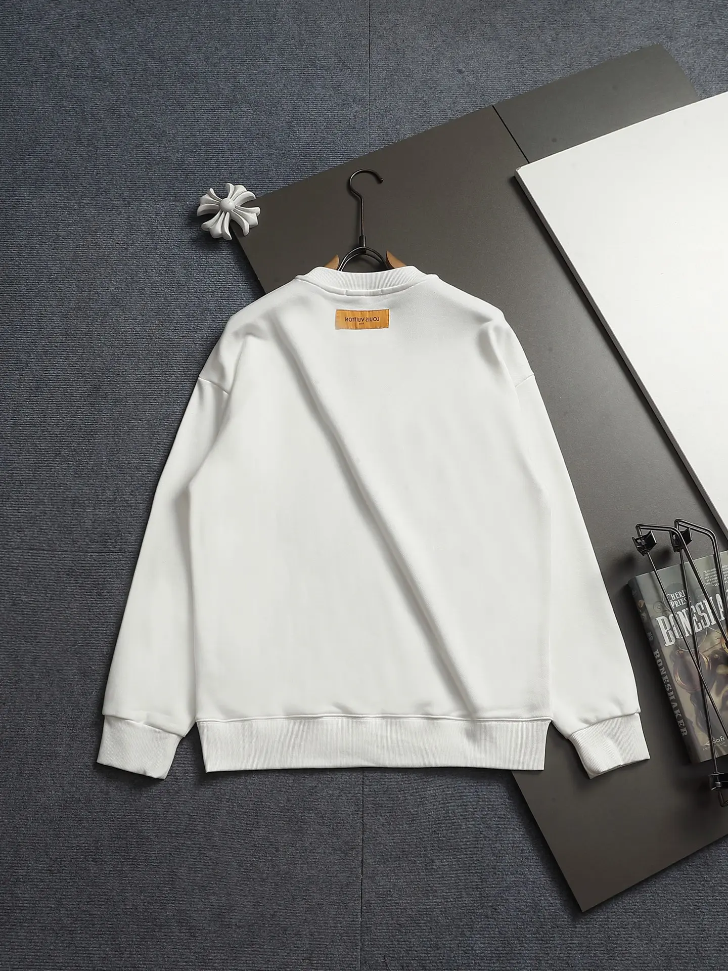 Embossed Monogram Pocket Sweatshirt D18021942 — view 10
