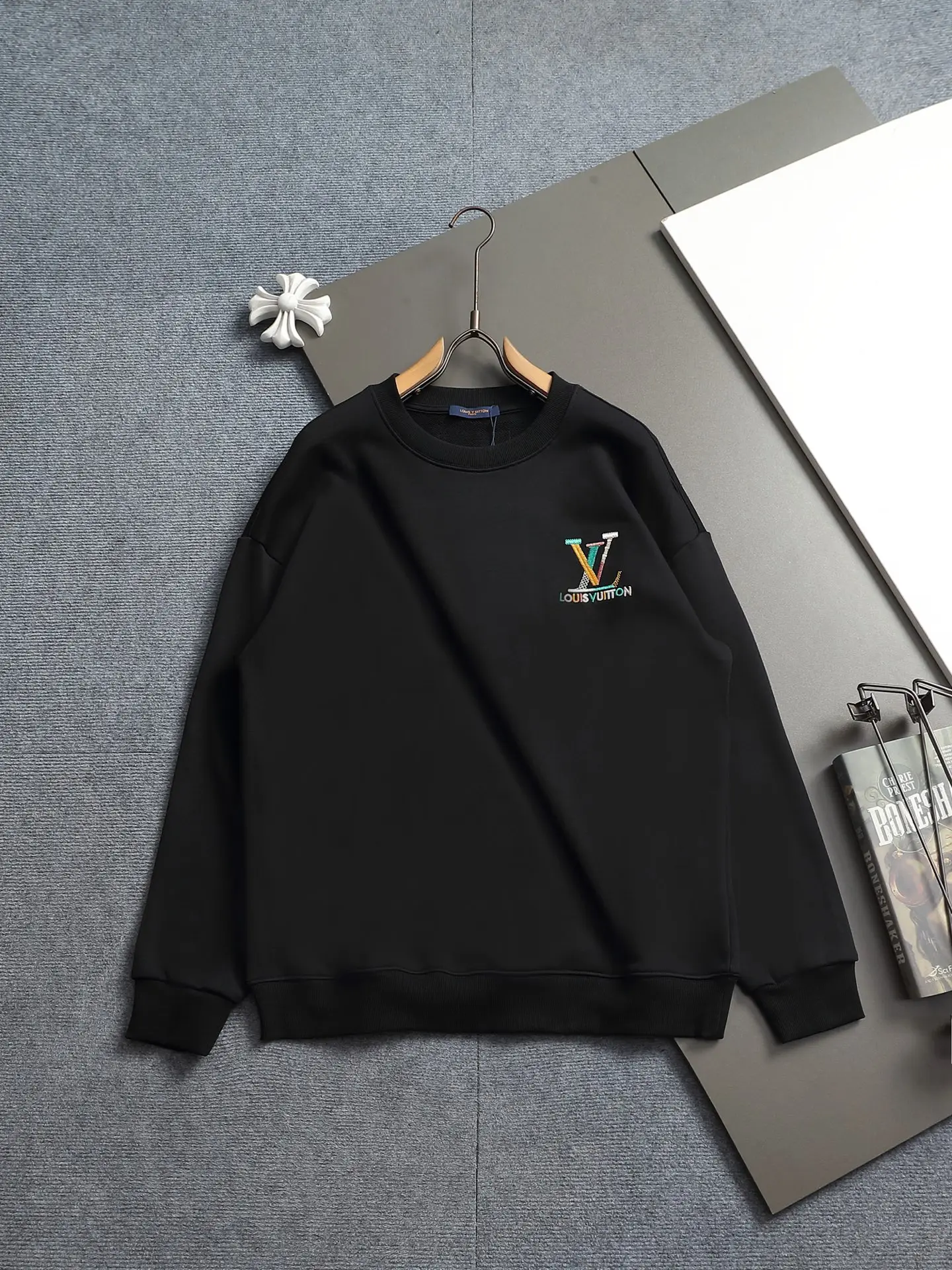 Logo Embroidered Crew-Neck Sweatshirt D18021956