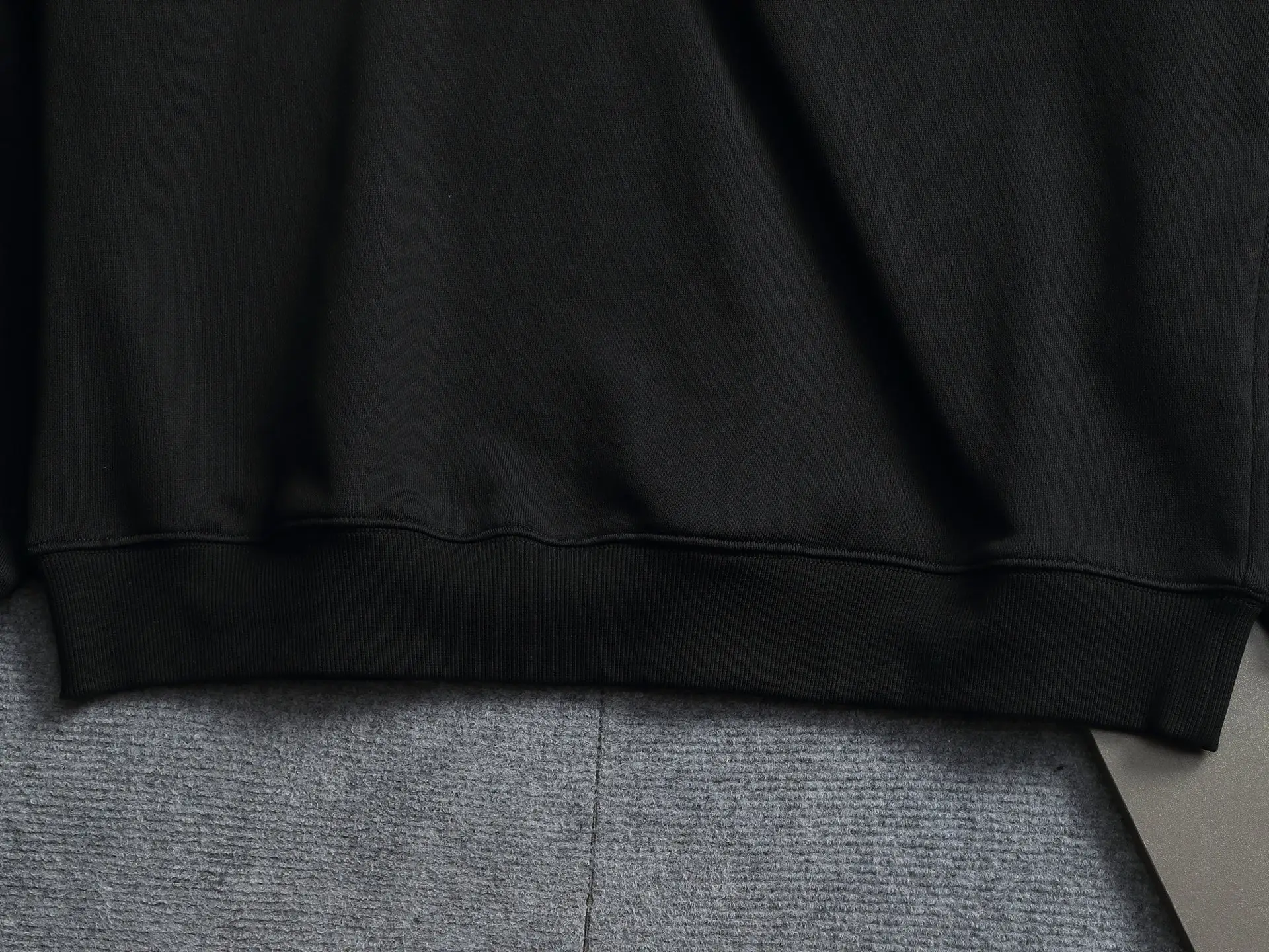 Logo Embroidered Crew-Neck Sweatshirt D18021956 — view 3