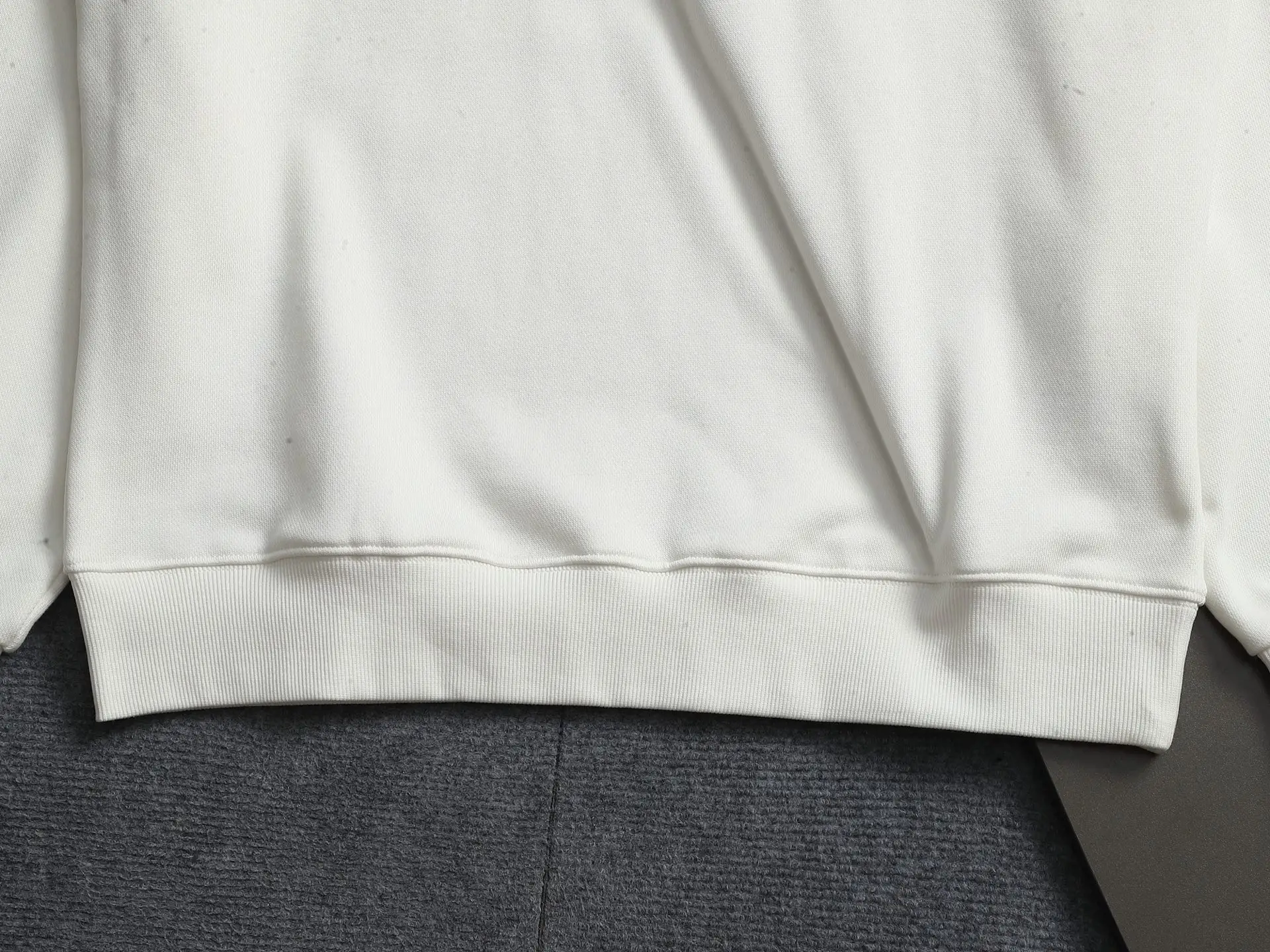 Logo Embroidered Crew-Neck Sweatshirt D18021955 — view 3