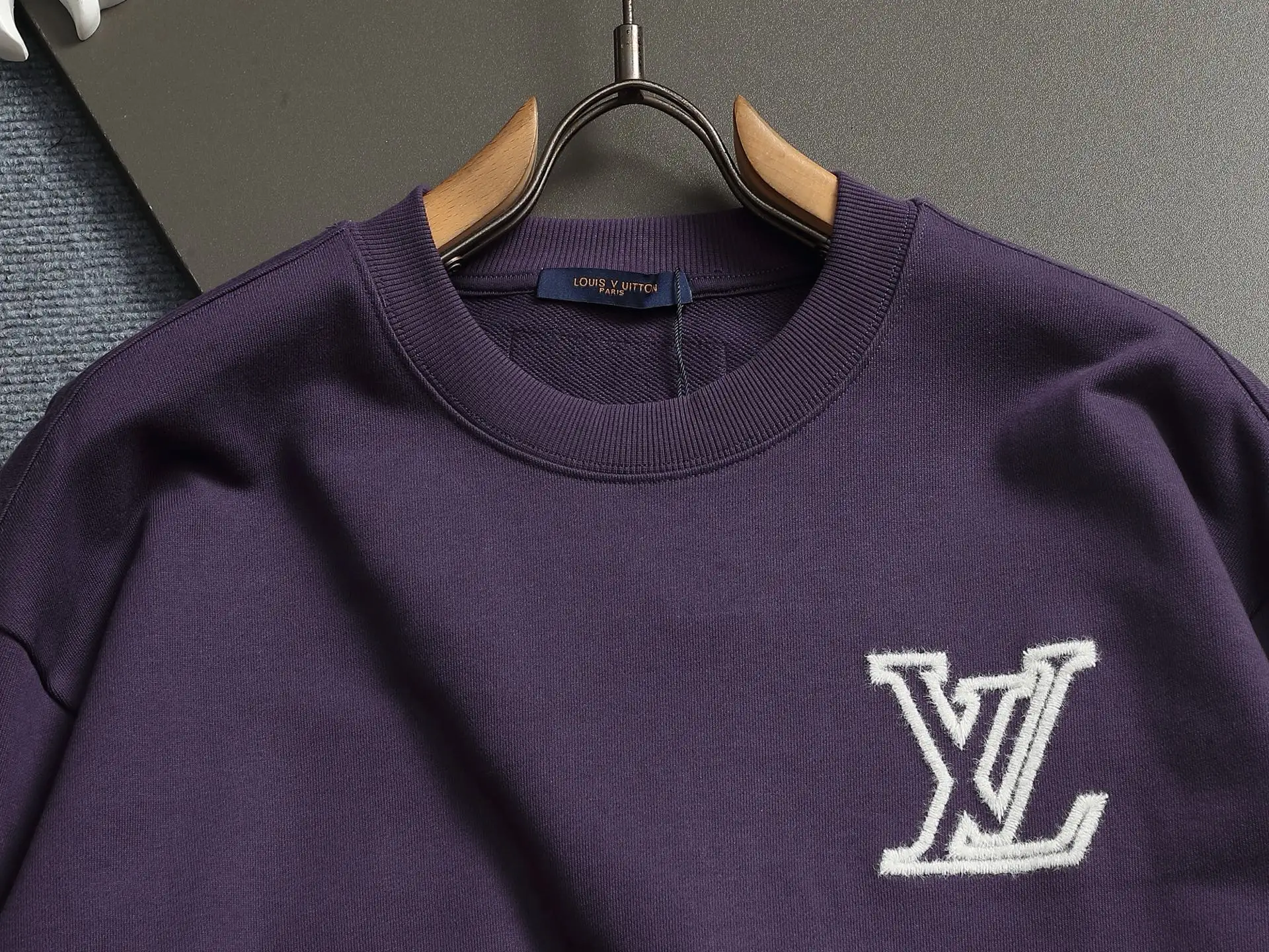 Logo Embroidered Crew-Neck Sweatshirt D18021940 — view 2